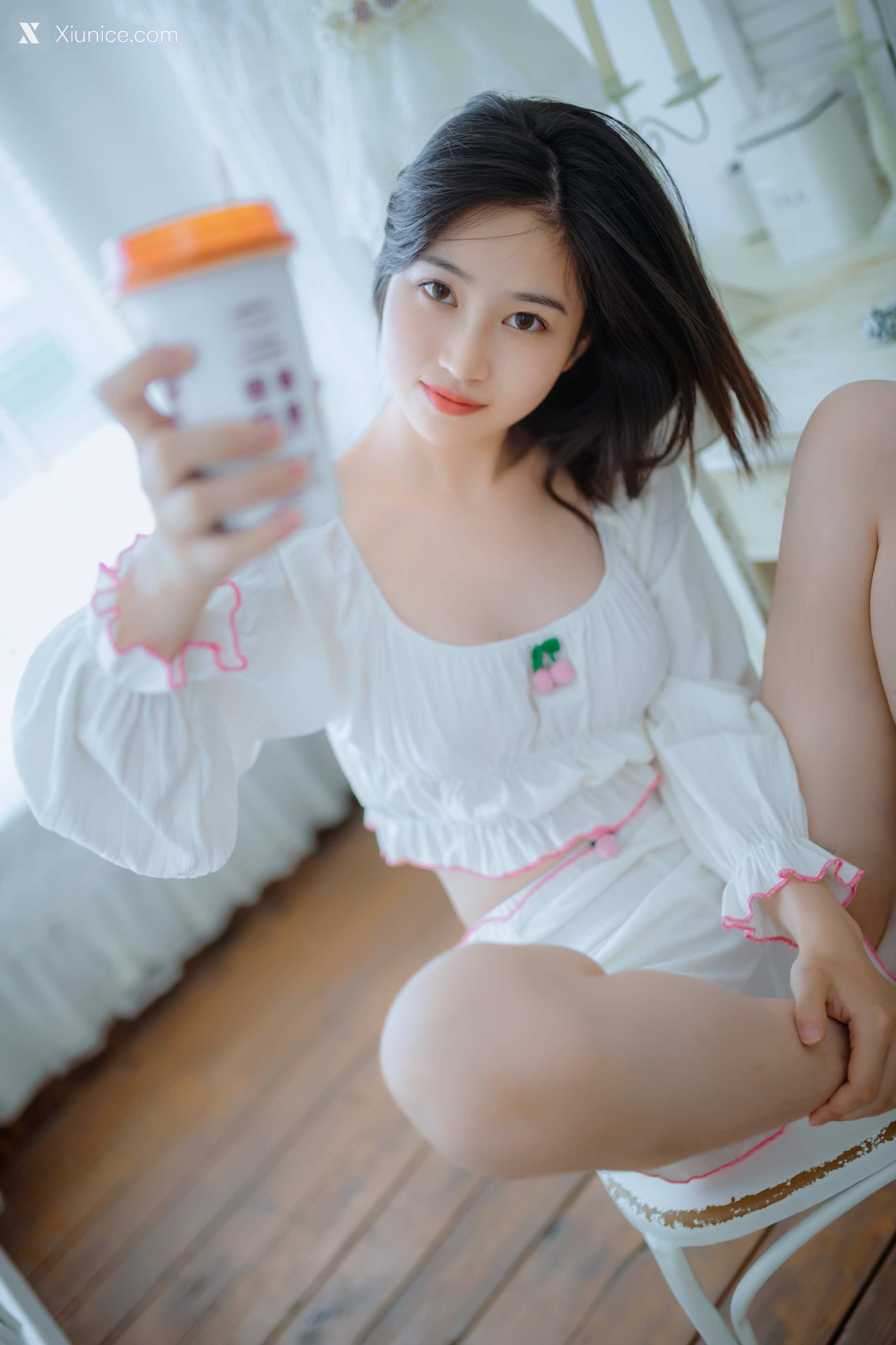 Coser@年年Nnian – 爱吃棒棒糖的少女 第1张