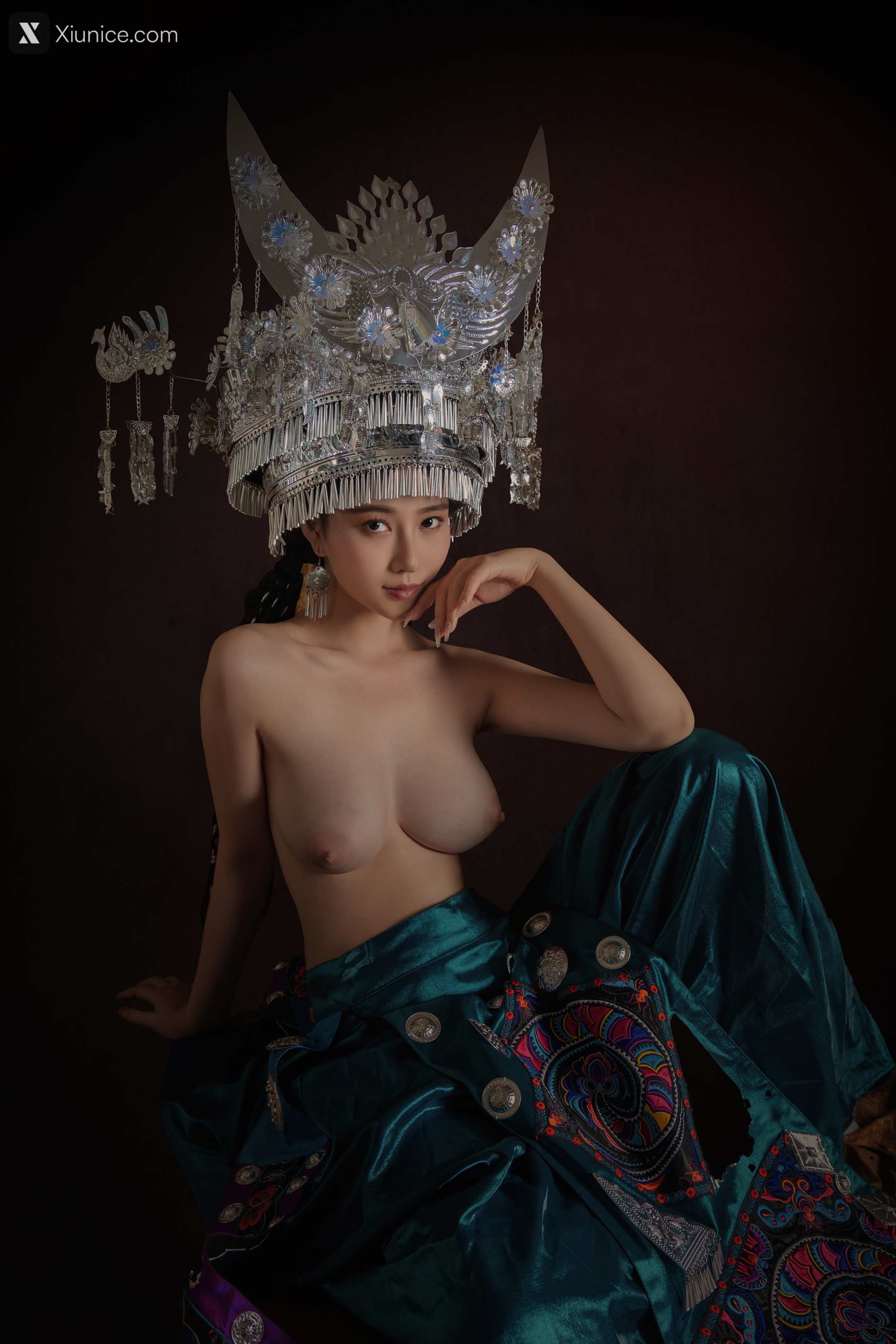 Coser@年年Nnian – 苗疆女孩 第38张