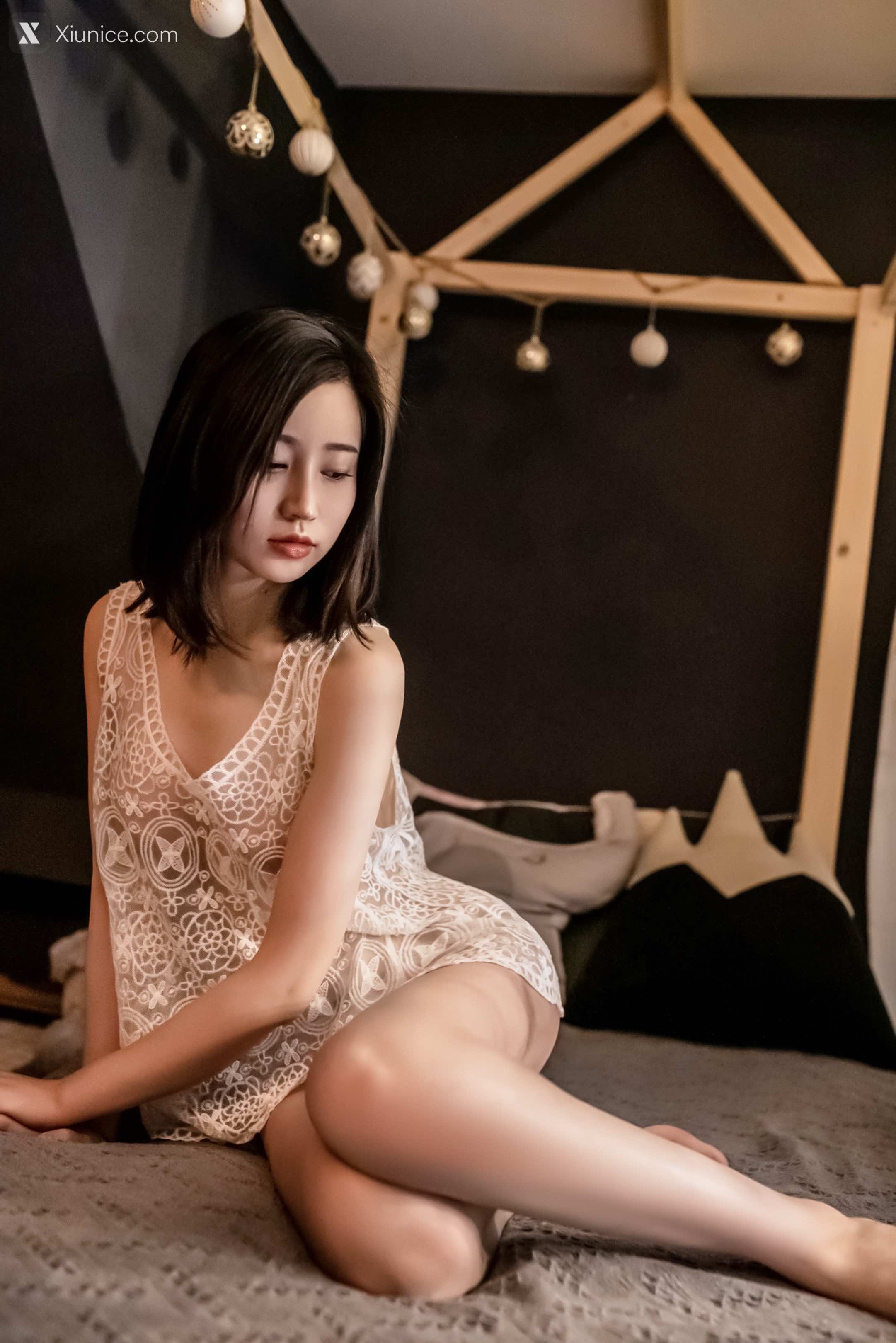 Coser@年年Nnian – 白色网衫 第5张
