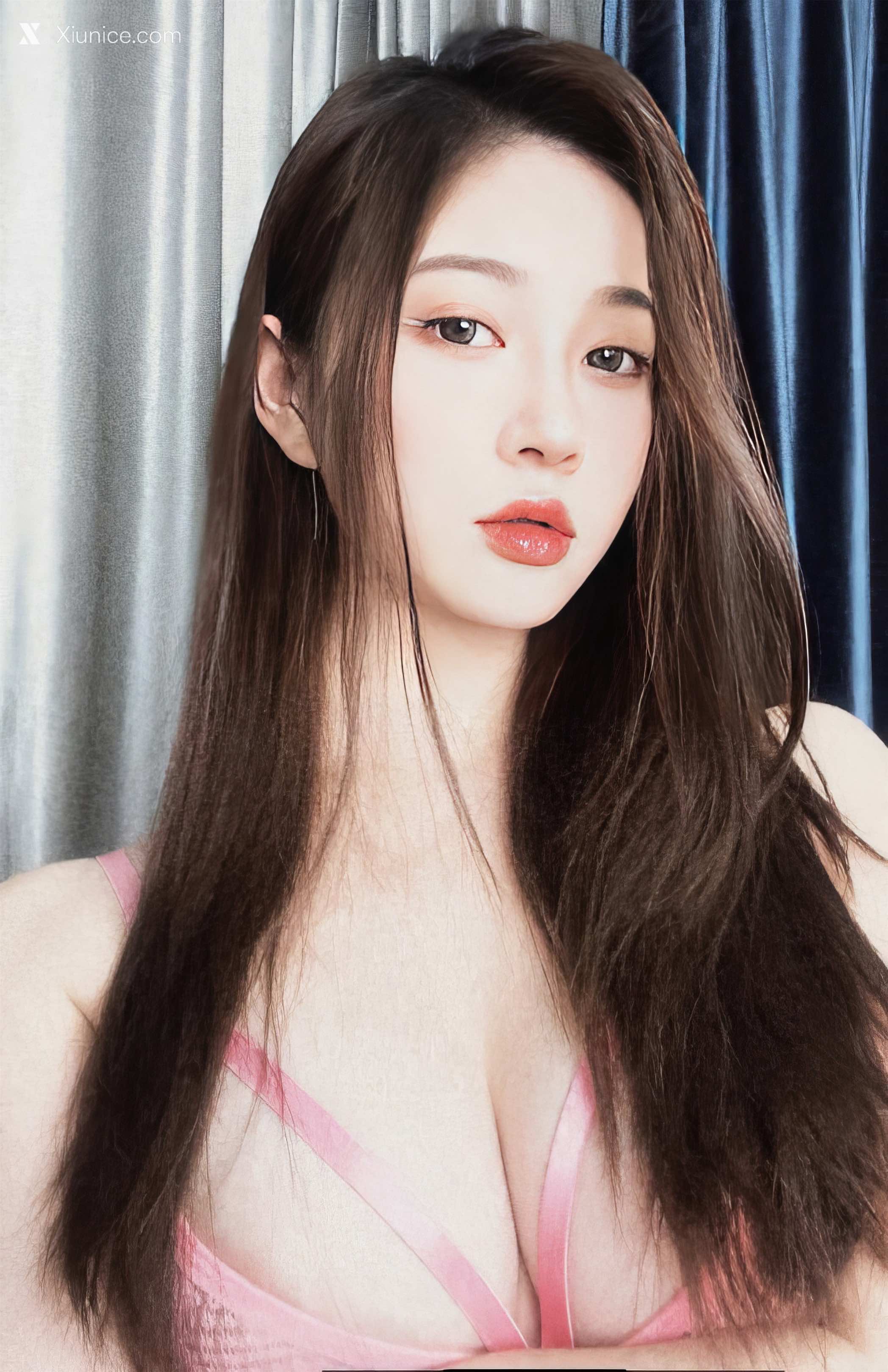 Coser@年年Nnian – 粉色内衣 第1张