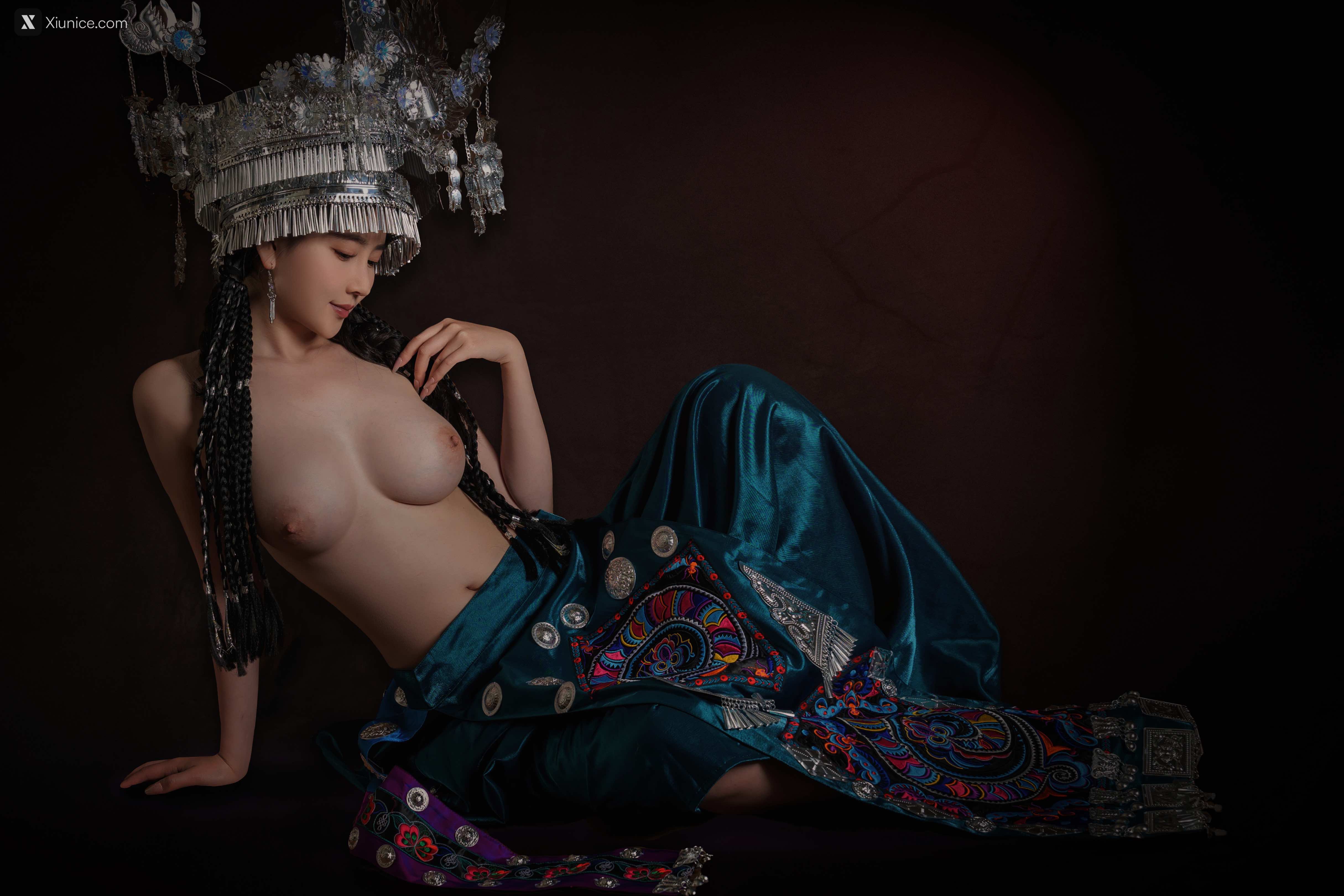 Coser@年年Nnian – 苗疆女孩 第31张