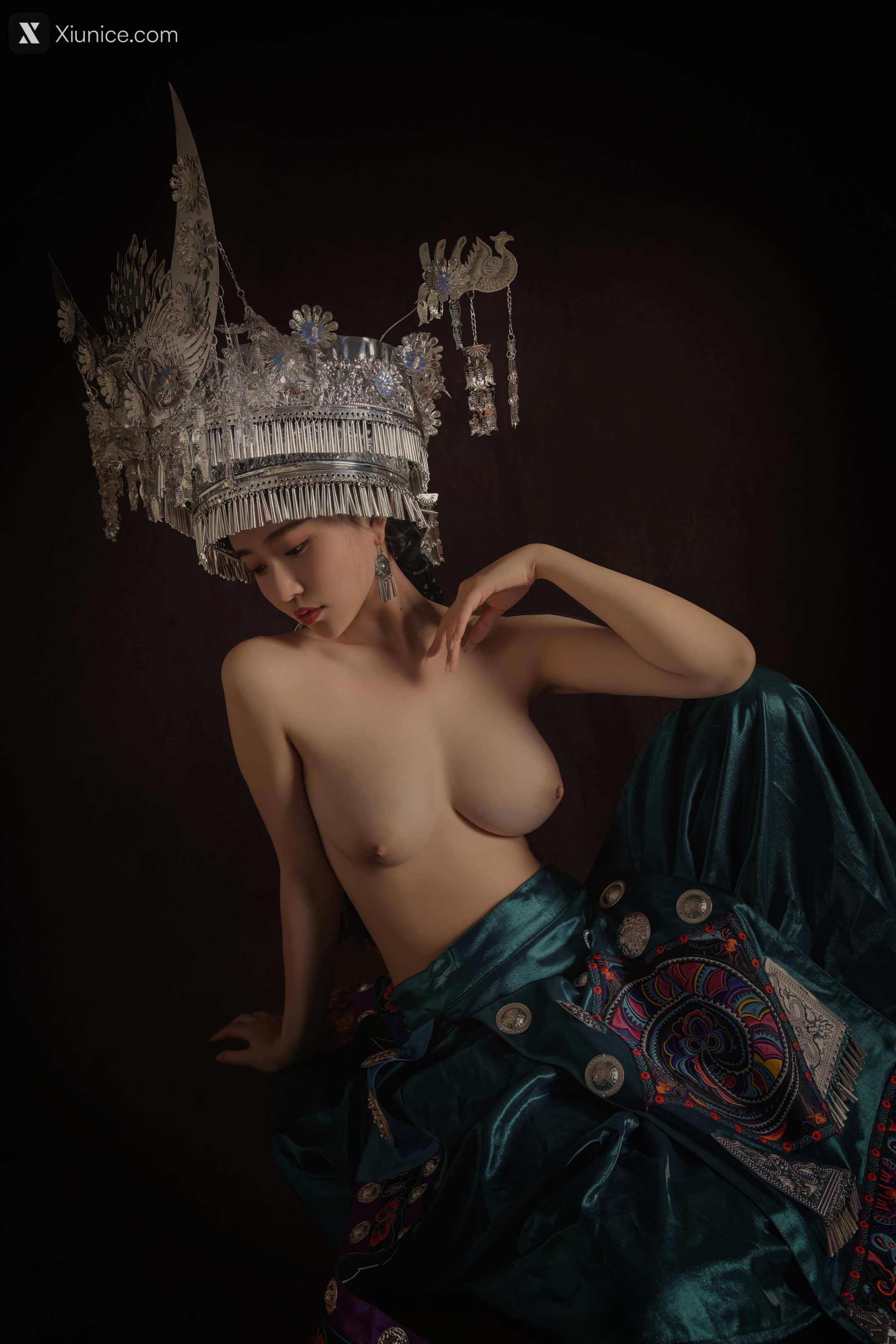 Coser@年年Nnian – 苗疆女孩 第35张