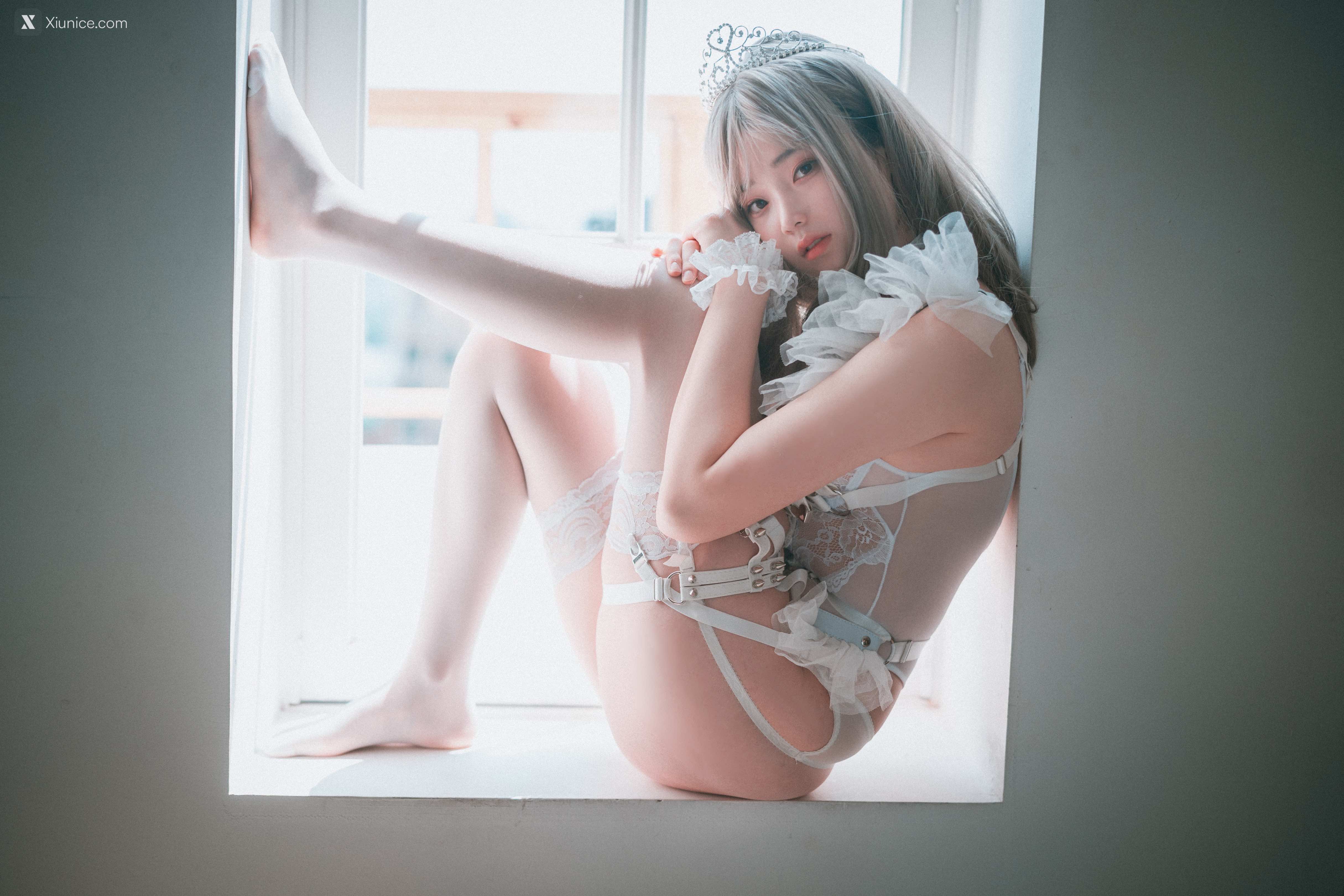 DJAWA Photo – Bambi (밤비) – “Reine de Blanc (B-side)” 第14张