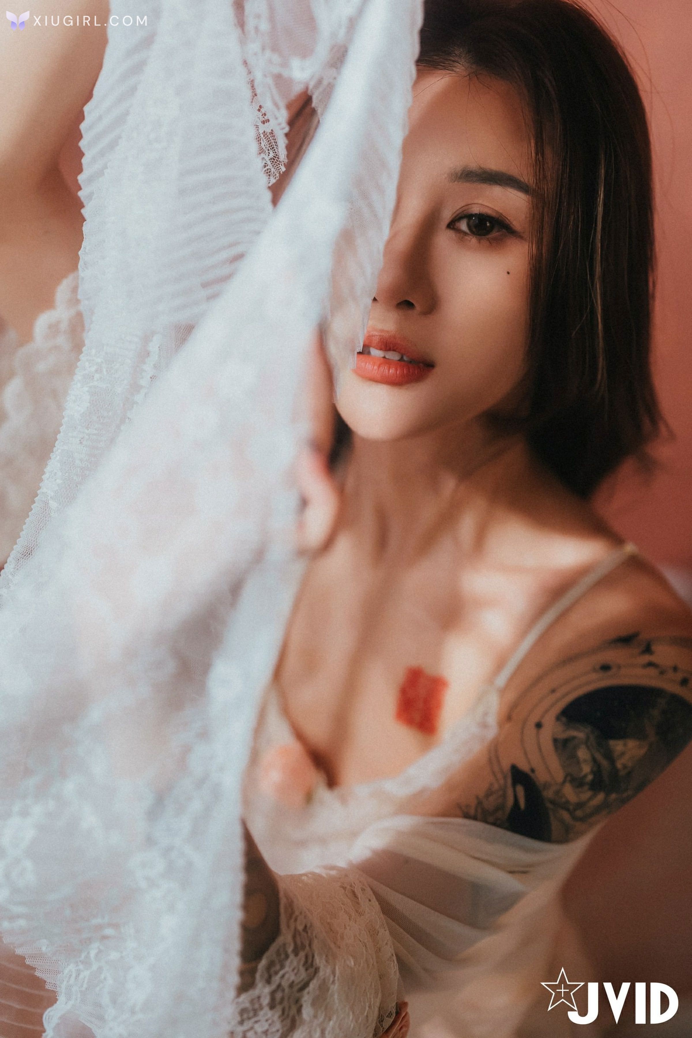 JVID Lara 雙囍 – 獨留的時光 與雙囍纏綿在浪漫花房的情緒與身體交流 第13张