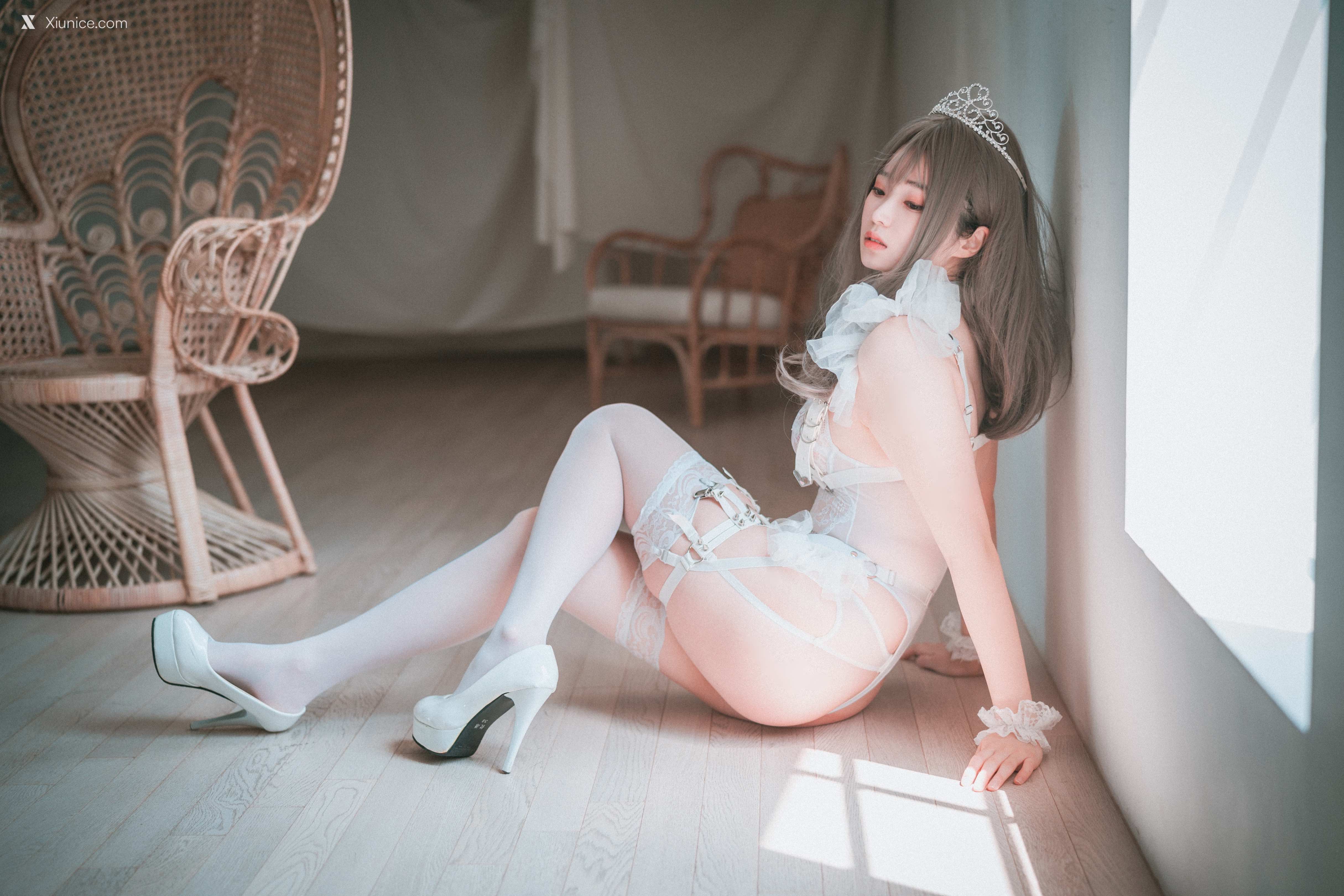 DJAWA Photo – Bambi (밤비) – “Reine de Blanc (B-side)” 第9张