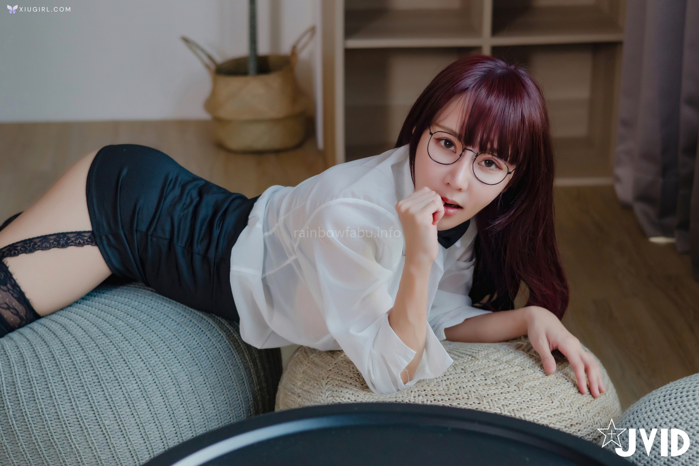 JVID Iouiou – 超狂新人首發全裸 吊帶網絲女秘書血脈噴張 揉搓嫩鮑放聲淫叫 第7张