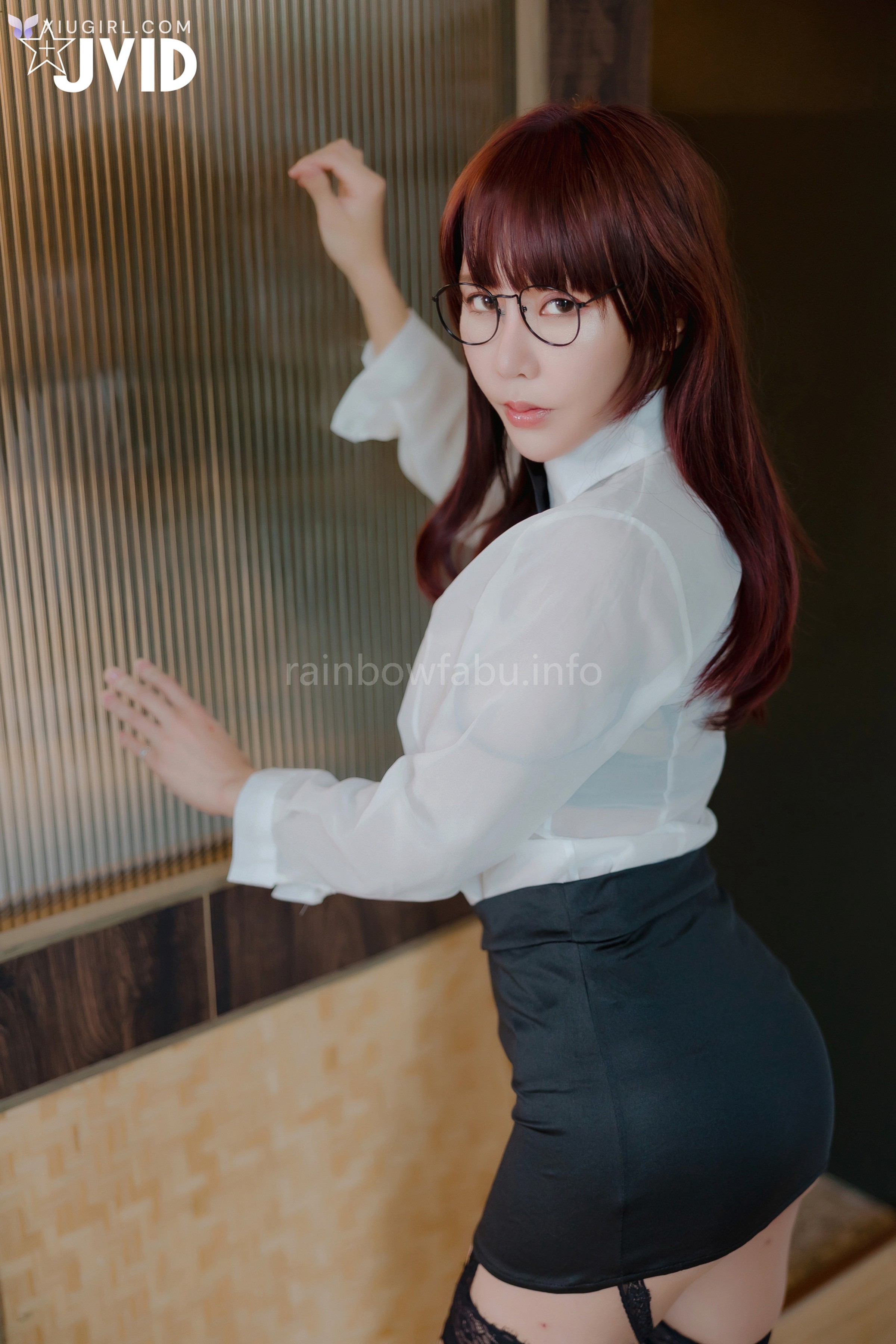 JVID Iouiou – 超狂新人首發全裸 吊帶網絲女秘書血脈噴張 揉搓嫩鮑放聲淫叫 第1张