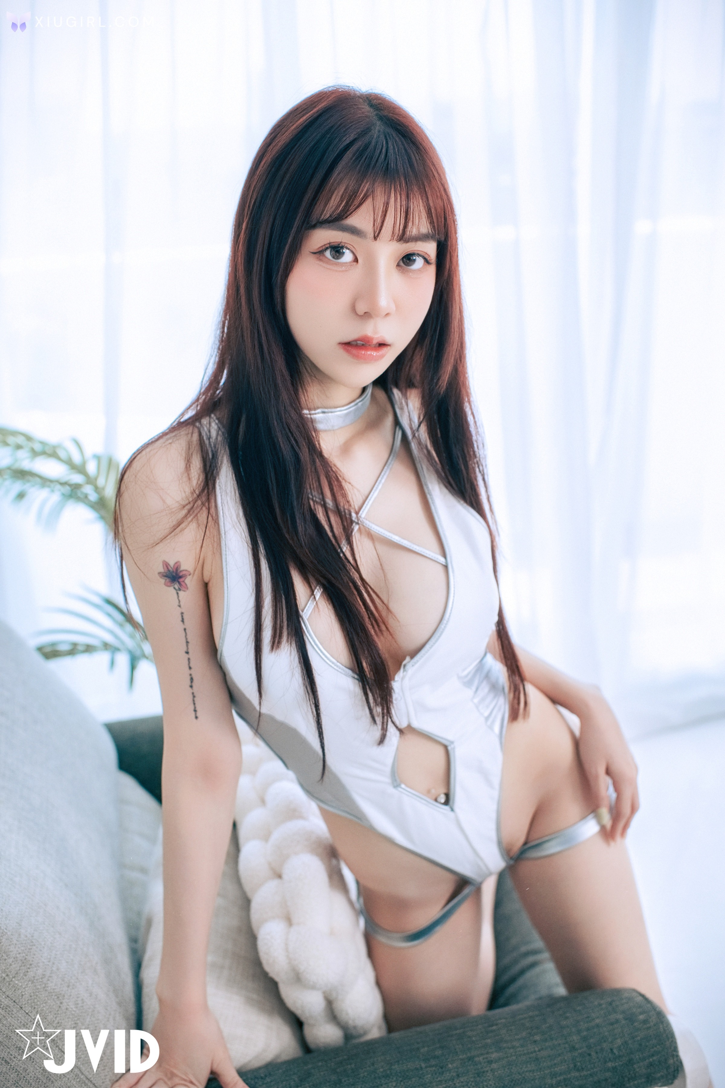 JVID Caroline卡洛琳 – 穿越到我家の未來少女卡洛琳 乳夾調教敏感乳首 近距離特寫掰開粉鮑 發情翹高美尻勾引我 第129张