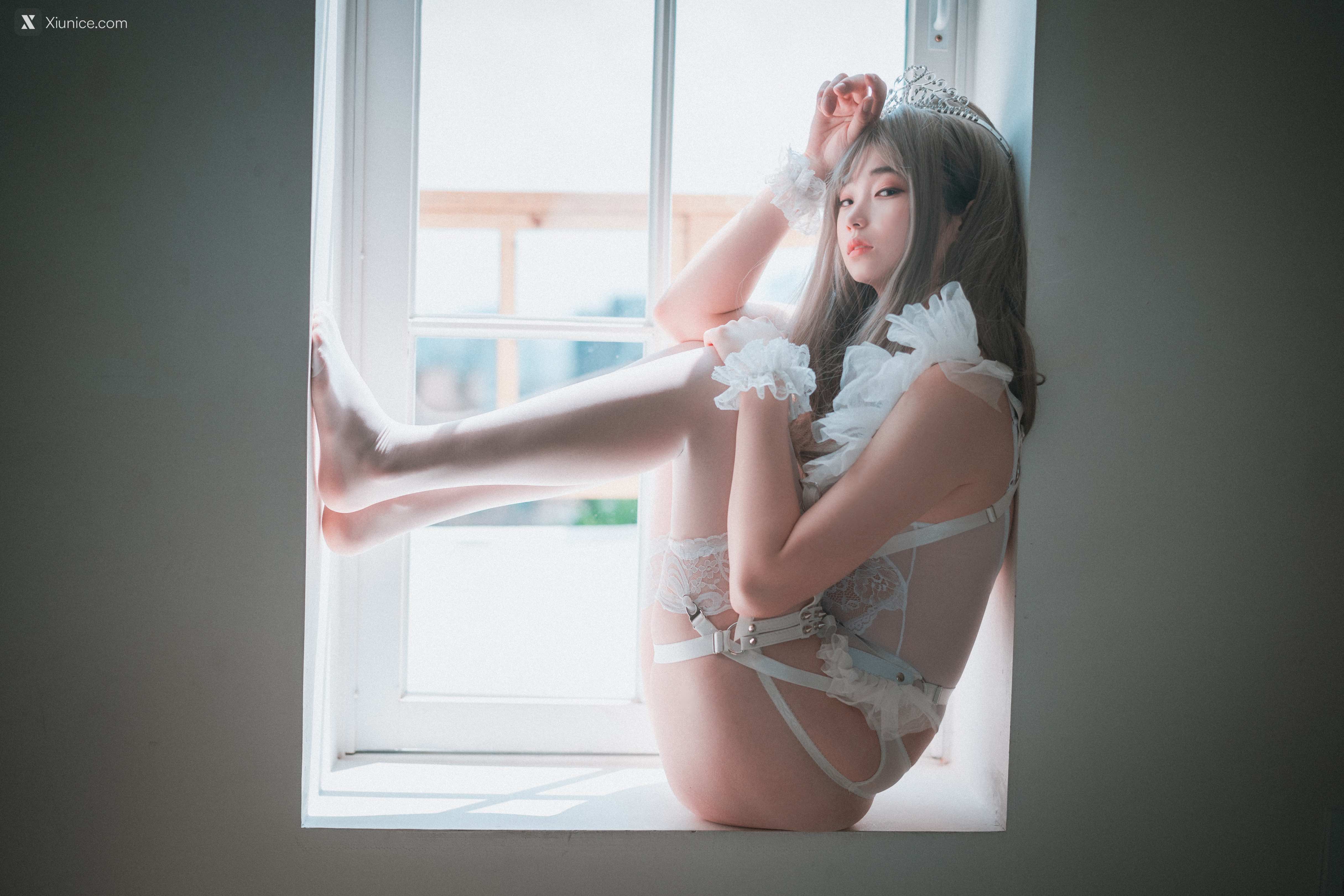 DJAWA Photo – Bambi (밤비) – “Reine de Blanc (B-side)” 第13张