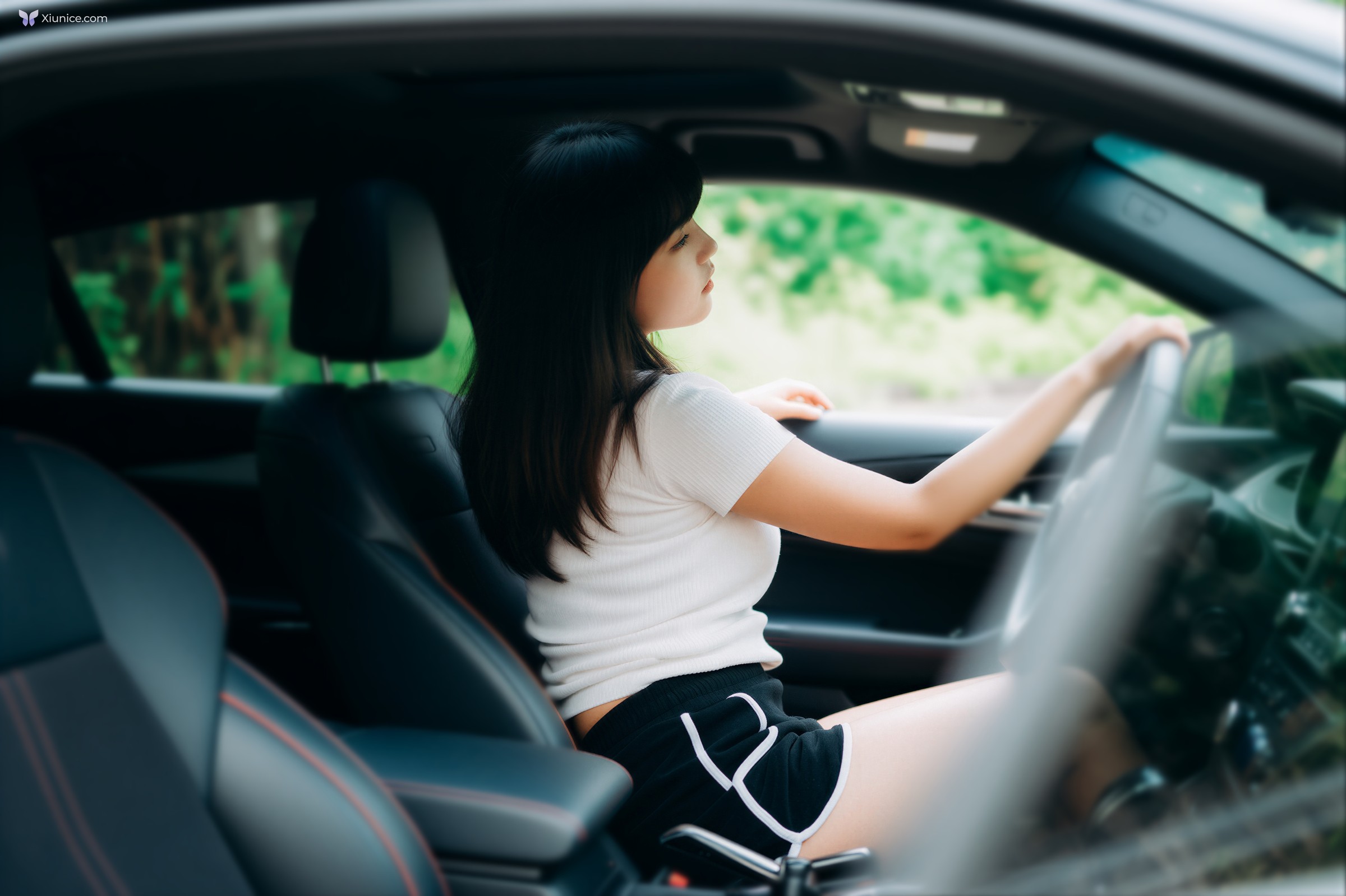 AI Refined Hivja – Mina 송민아 Cafe Drive 第4张
