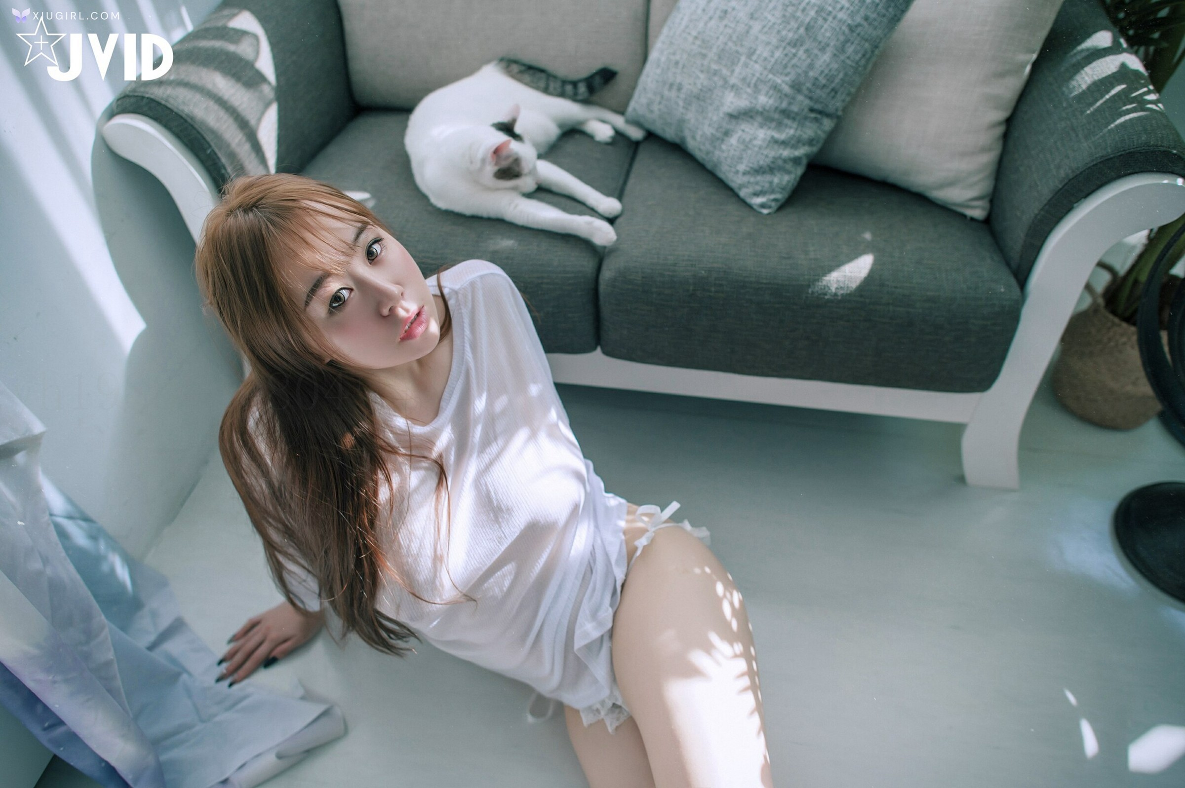 JVID Julie藏獒 – H罩杯巨乳藏獒回國後的性感絕美首發 第2张