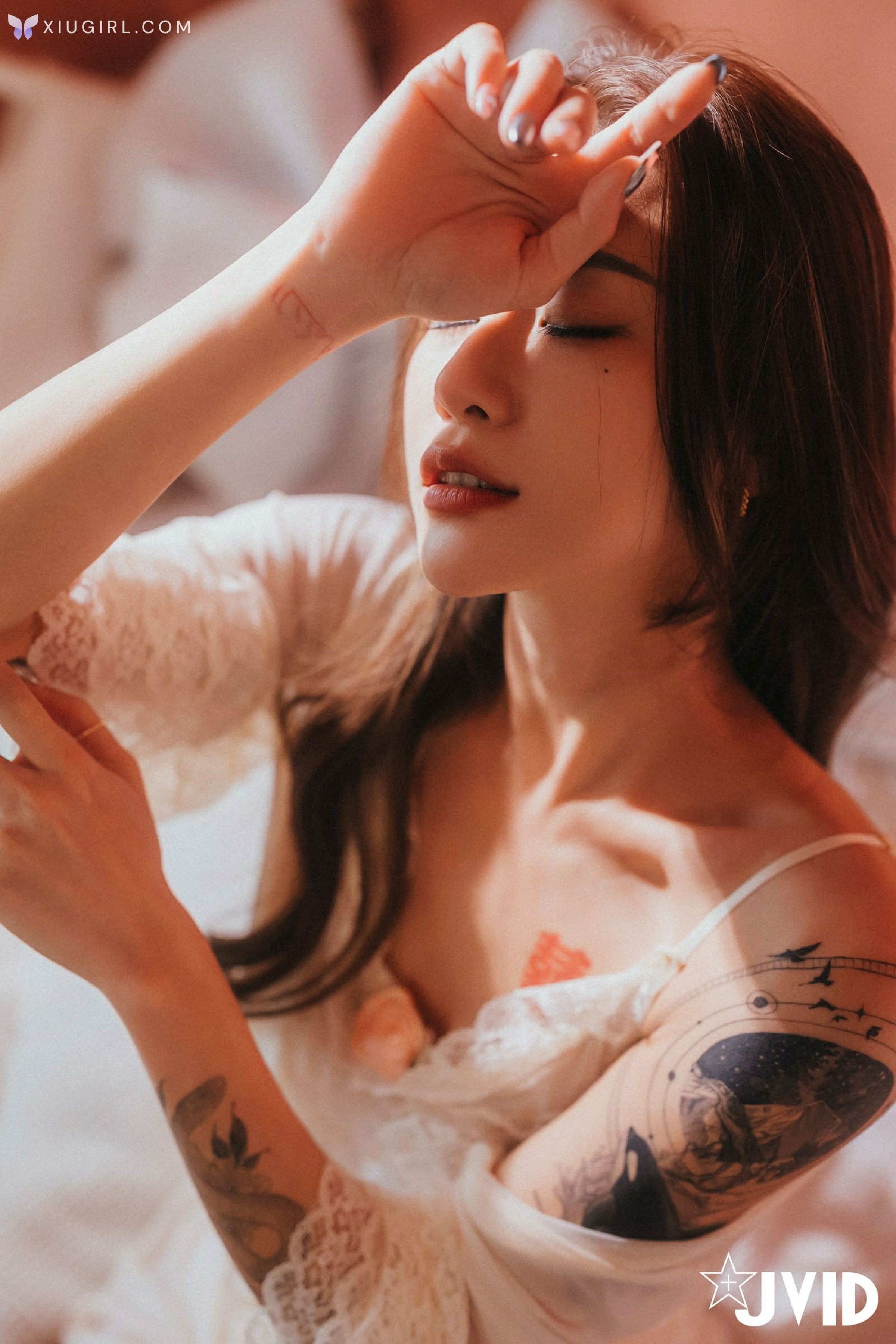 JVID Lara 雙囍 – 獨留的時光 與雙囍纏綿在浪漫花房的情緒與身體交流 第89张