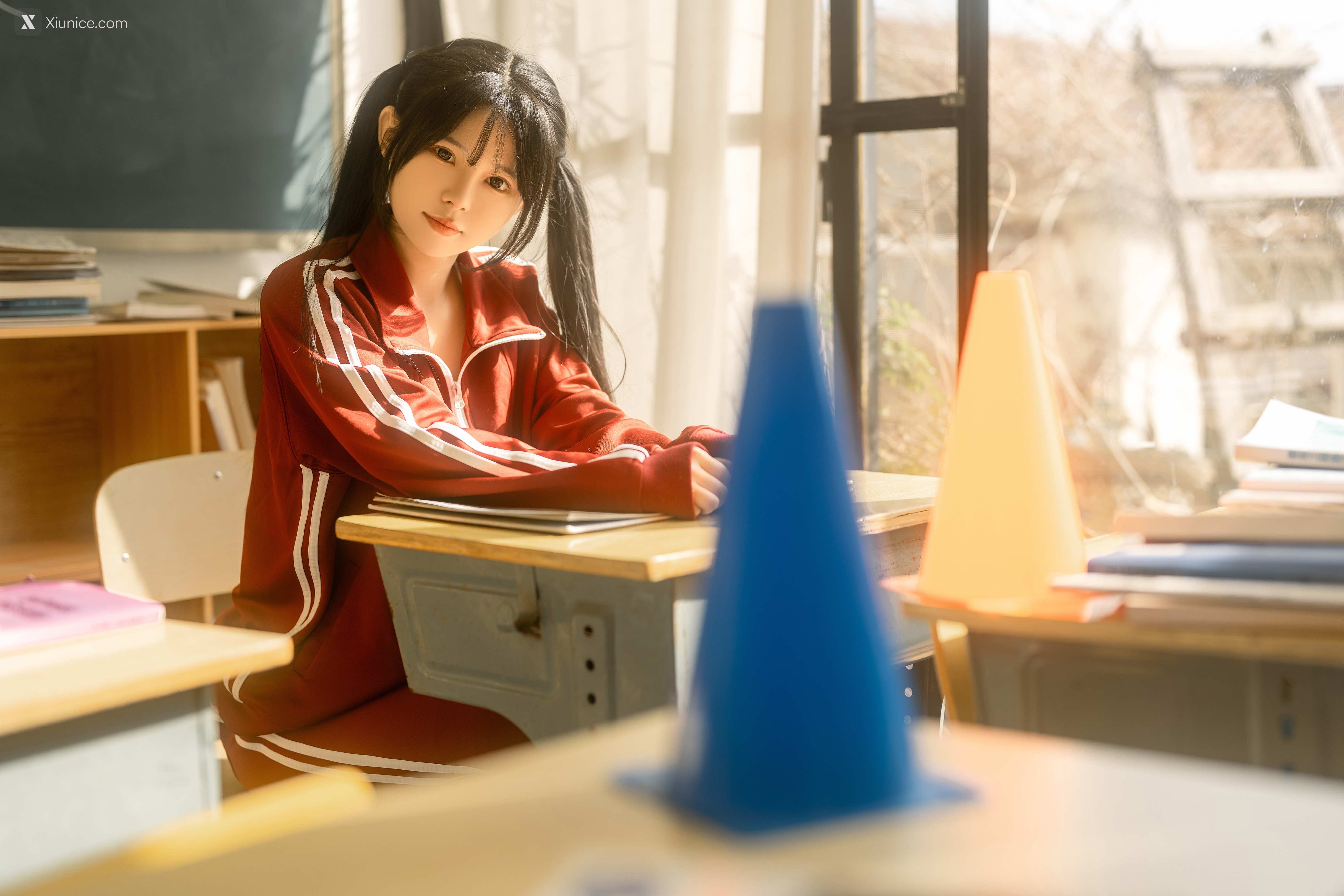 Coser@rua阮阮 – rua阮阮 – 课间阳光-红色校服 第1张