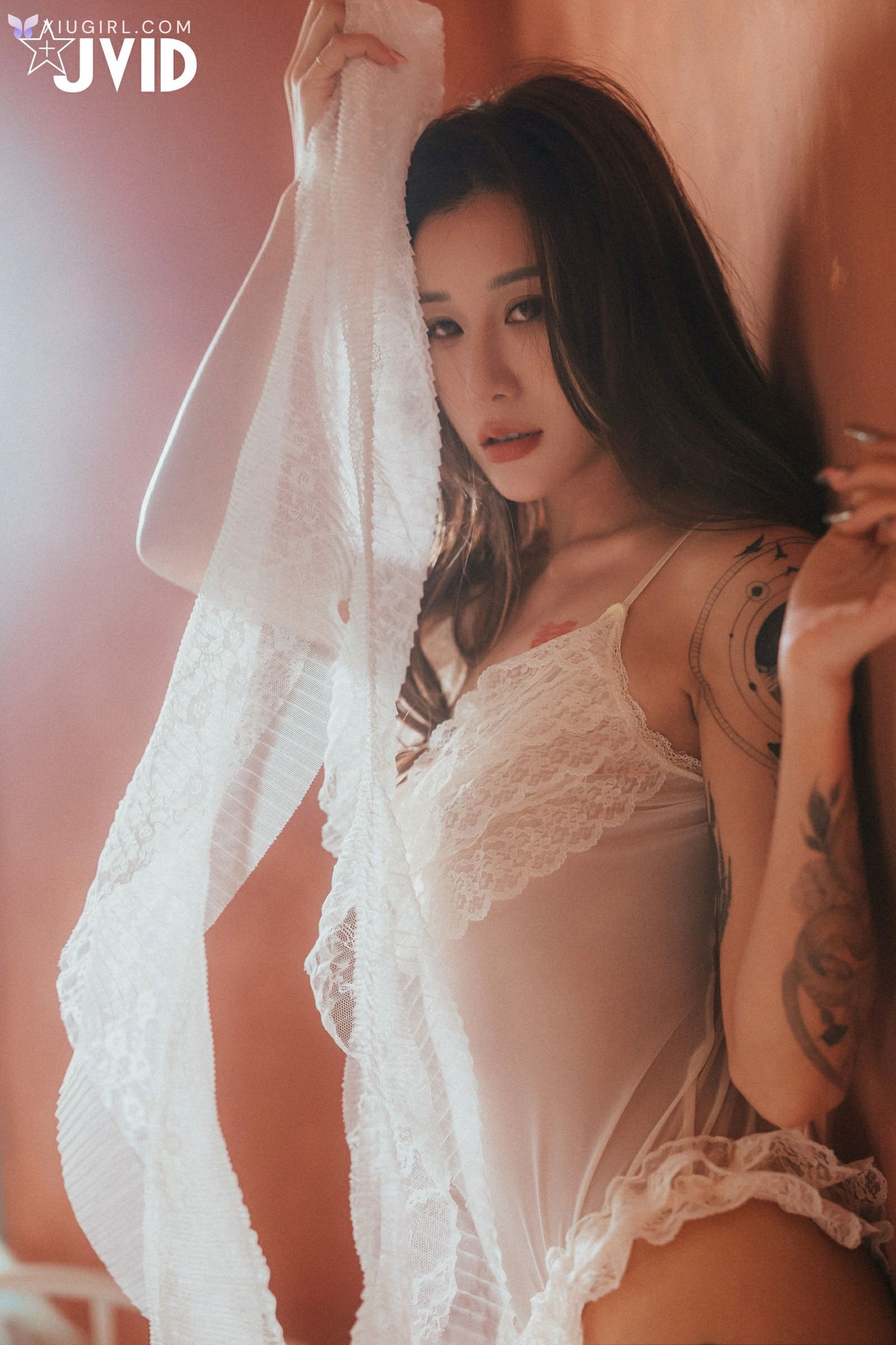 JVID Lara 雙囍 – 獨留的時光 與雙囍纏綿在浪漫花房的情緒與身體交流 第107张