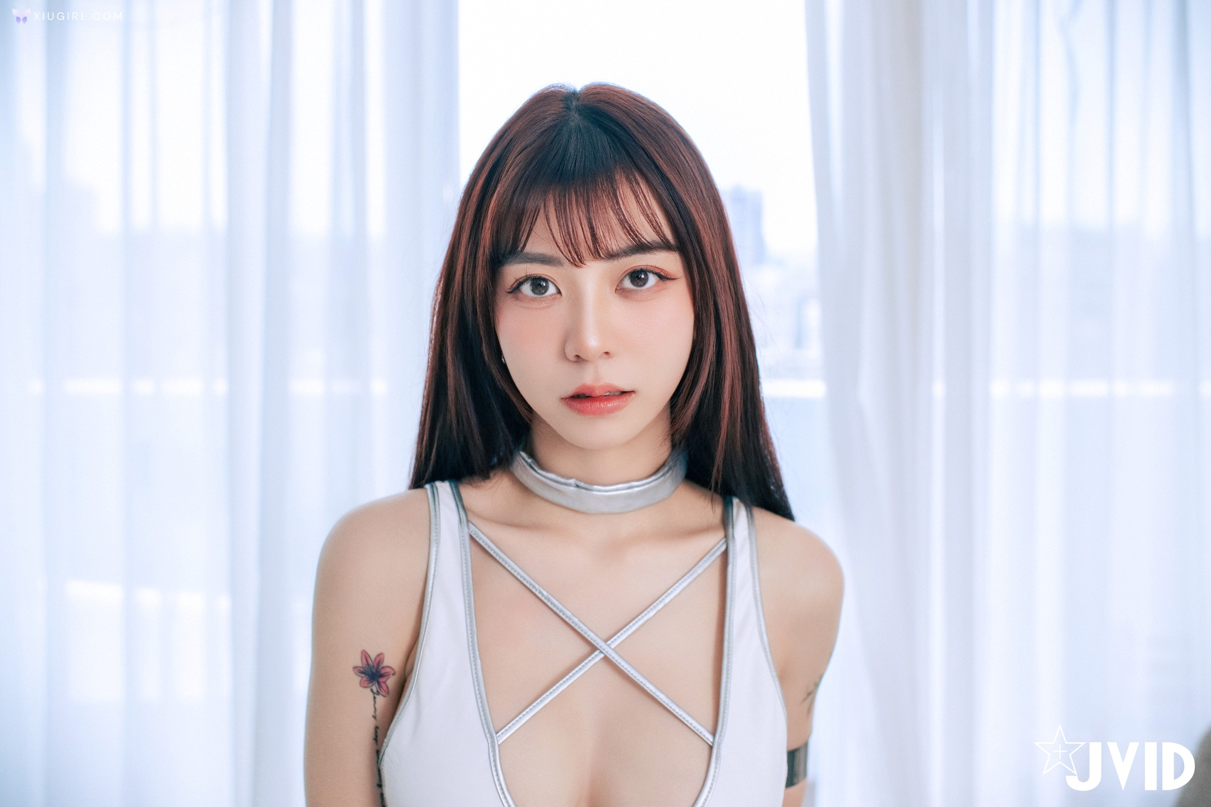 JVID Caroline卡洛琳 – 穿越到我家の未來少女卡洛琳 乳夾調教敏感乳首 近距離特寫掰開粉鮑 發情翹高美尻勾引我 第47张