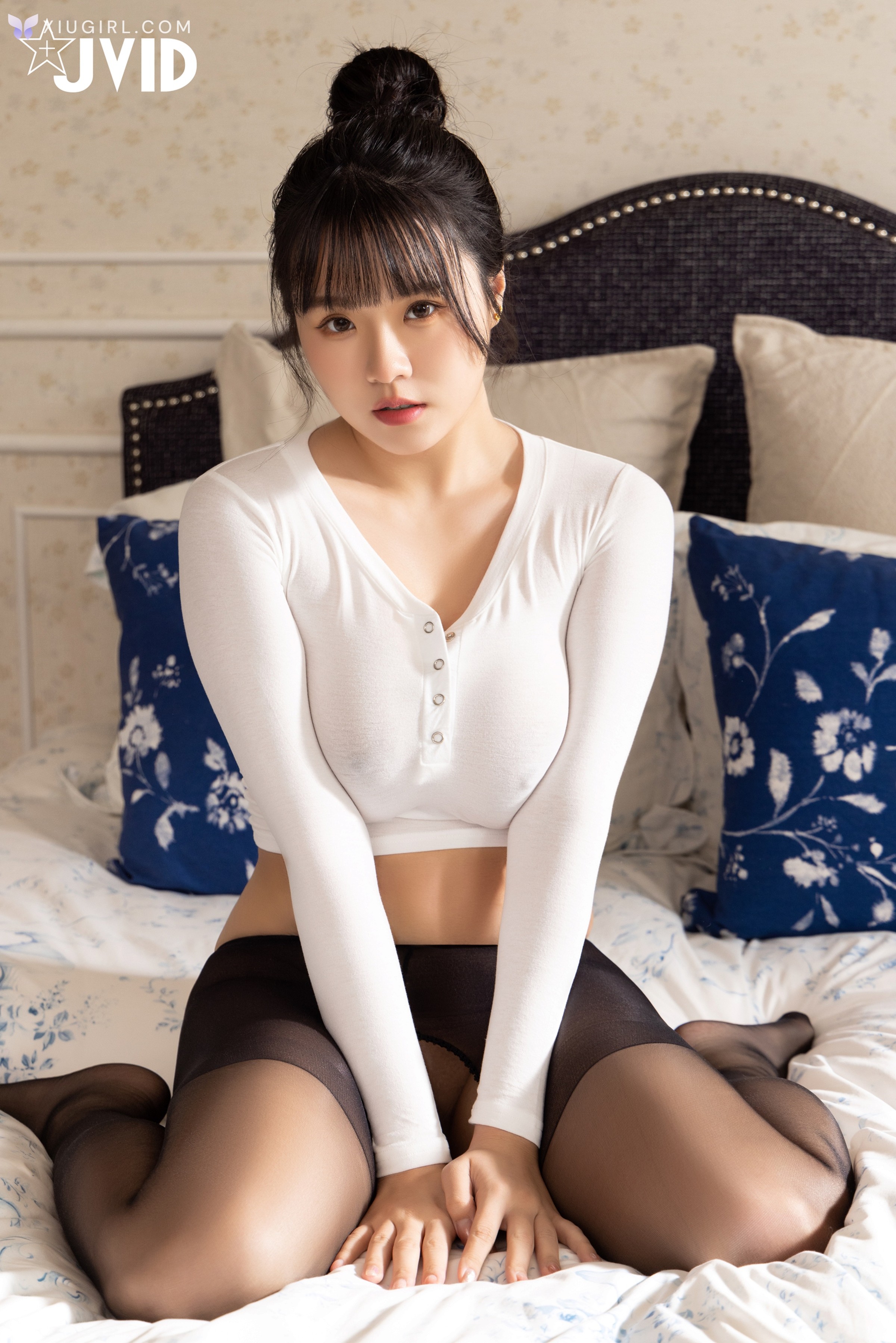 JVID Angela寶7 – 極品巨乳寶七最強的一輯 超羞恥露出簍空絲襪情趣透視幾近全裸 第1张