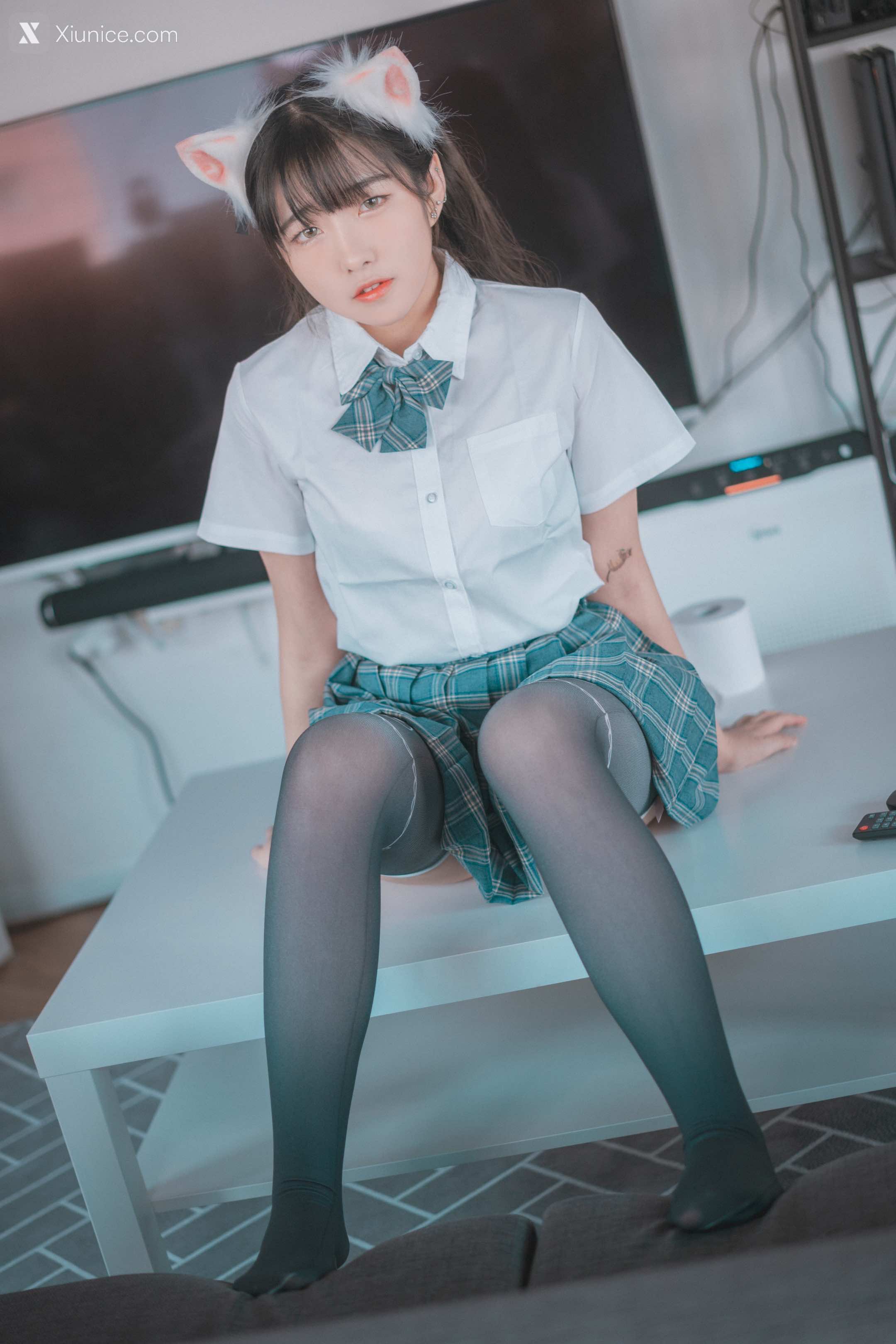 DJAWA Photo – Sonson (손손) – “Plug Me In” 第3张