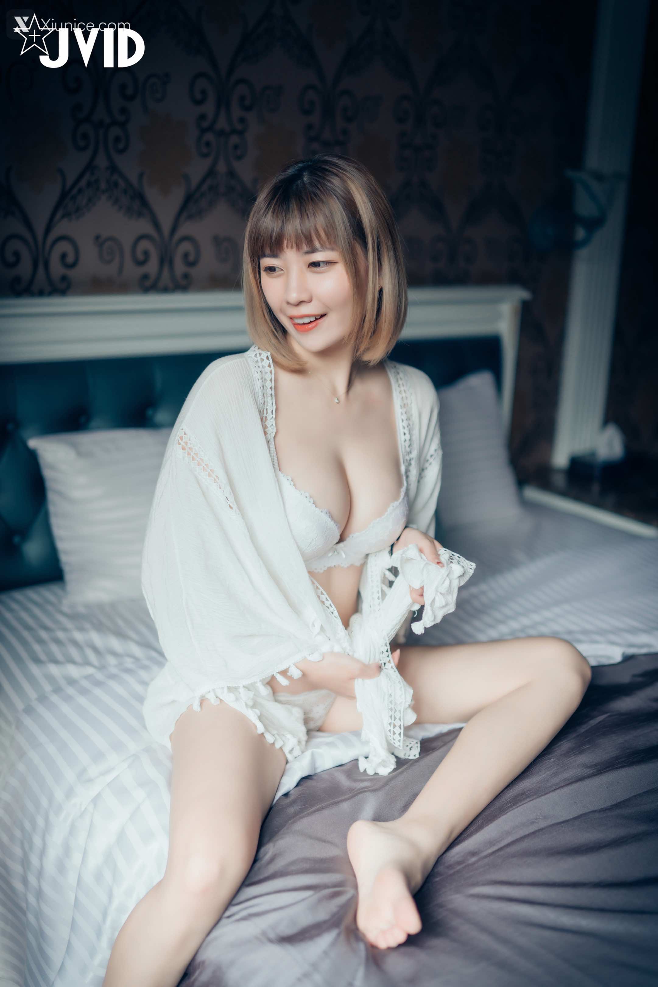 JVID – 果寶寶 – 與巨乳女友果寶寶開房間的全裸無碼寫真 第101张