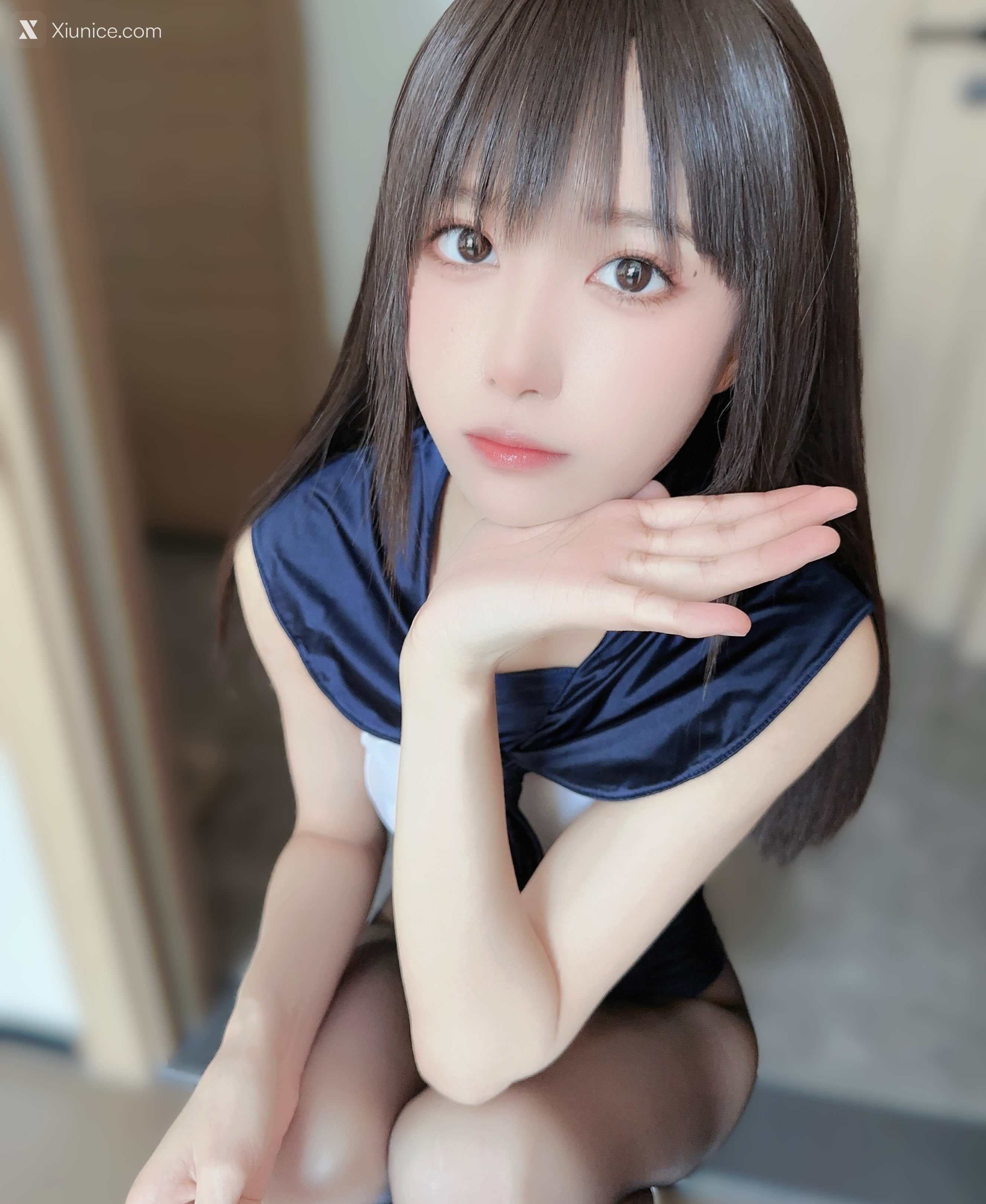 Coser@布丁大法 (Pudding Dafa) 无内黑丝蜜臀美腿 第1张