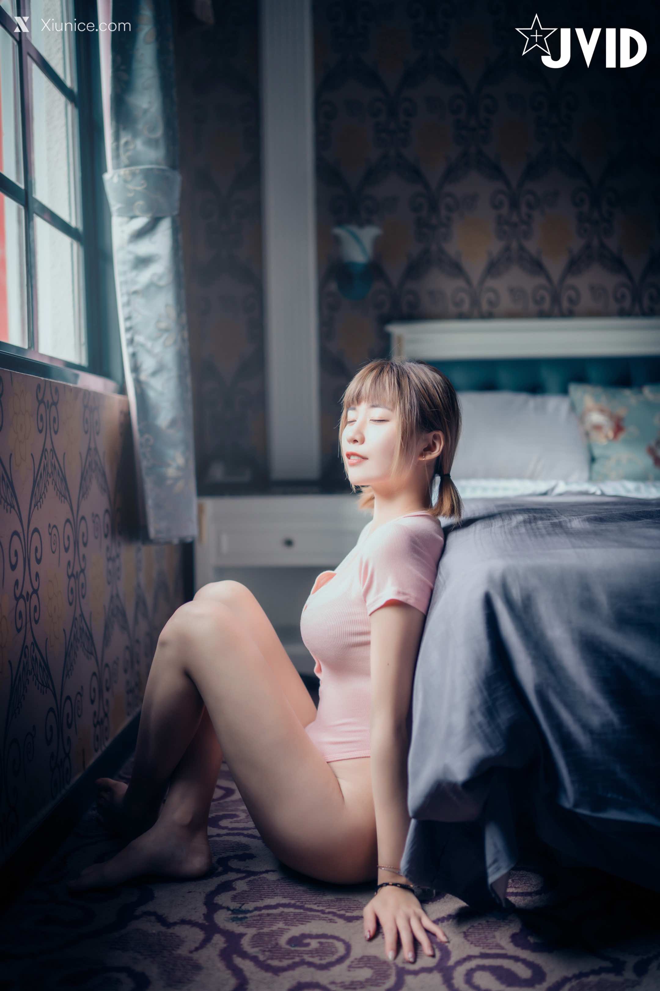 JVID – 果寶寶 – 與巨乳女友果寶寶開房間的全裸無碼寫真 第31张