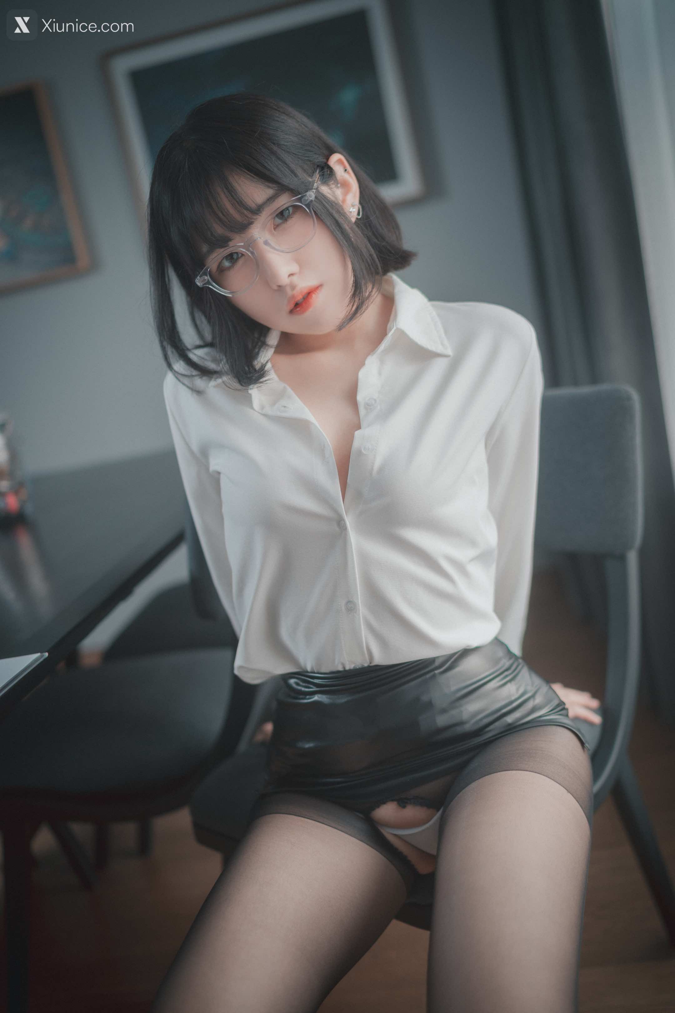 DJAWA Photo – Sonson (손손) – “Need Your Approval” 第10张