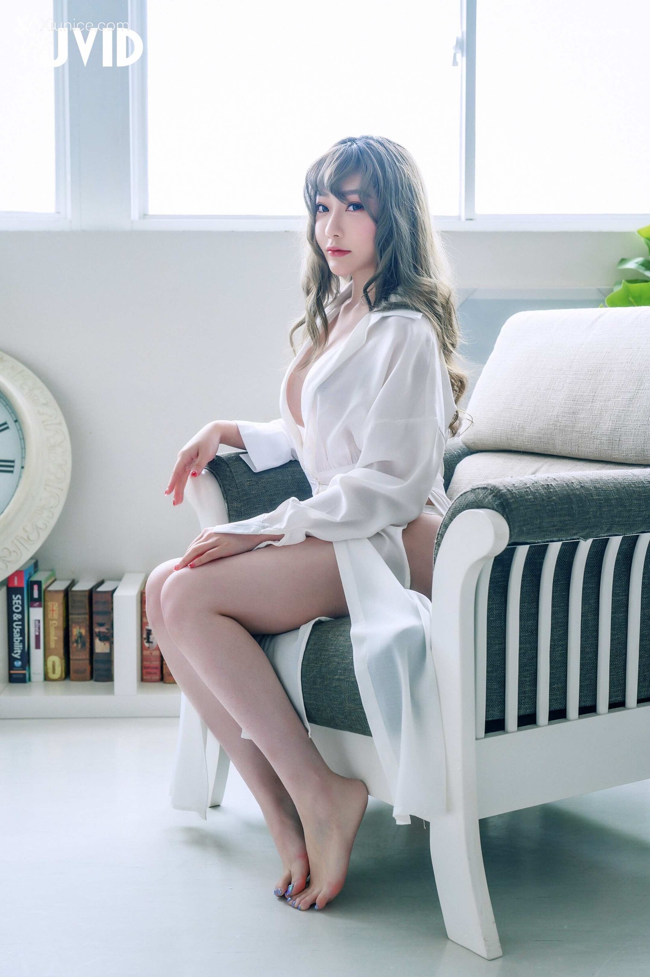 JVID – 璃奈醬 – 兄弟一起把玩超美極品充氣娃娃，誤觸開關，一秒變真人 掰超開特寫／粉嫩鮑 第87张