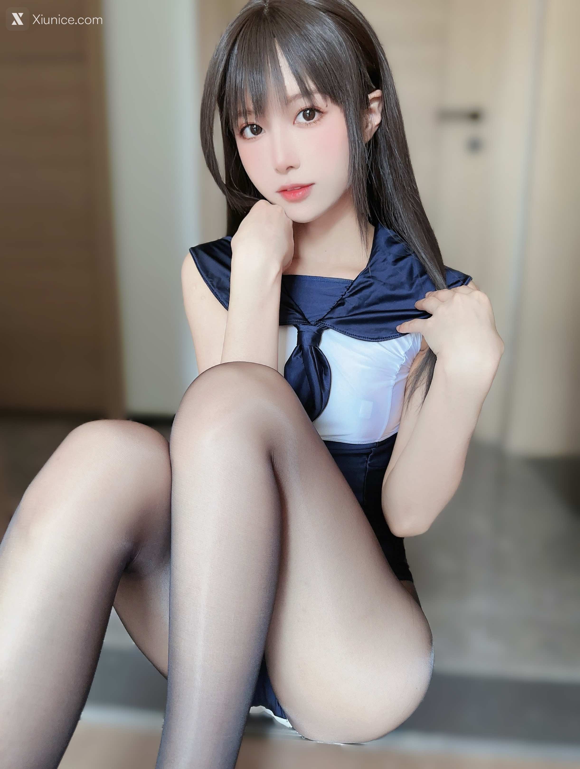 Coser@布丁大法 (Pudding Dafa) 无内黑丝蜜臀美腿 第3张