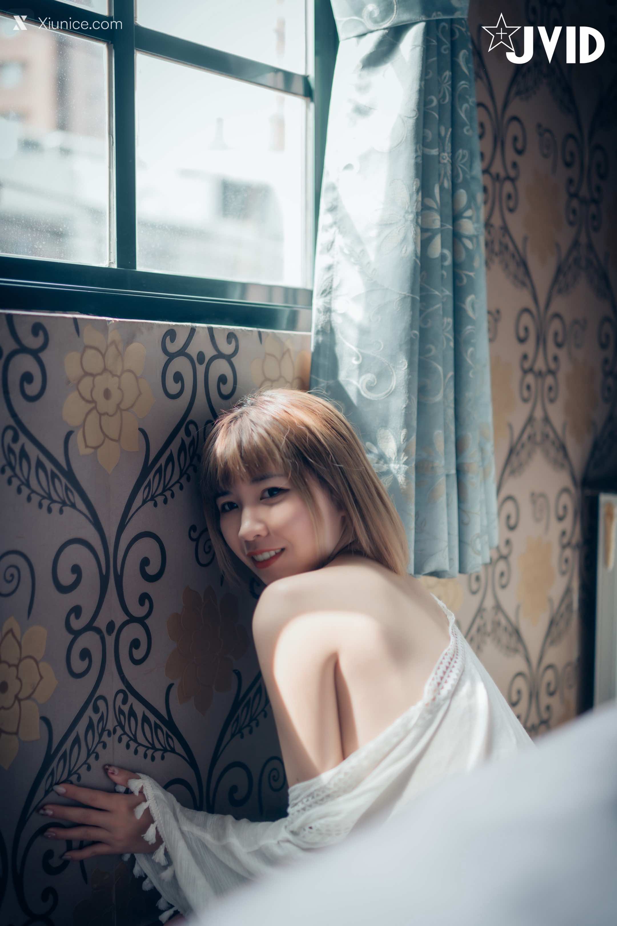 JVID – 果寶寶 – 與巨乳女友果寶寶開房間的全裸無碼寫真 第35张
