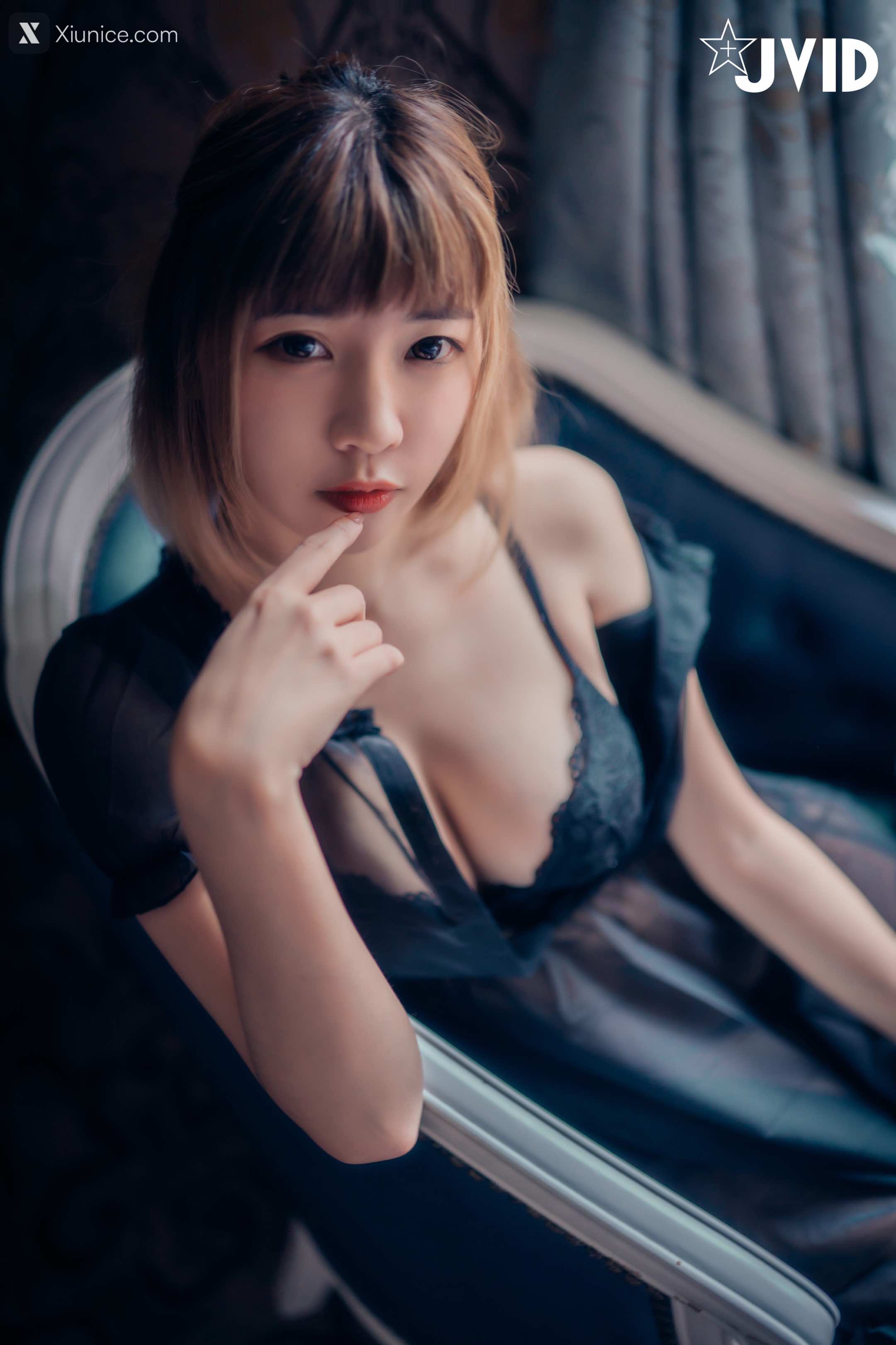 JVID – 果寶寶 – 與巨乳女友果寶寶開房間的全裸無碼寫真 第82张