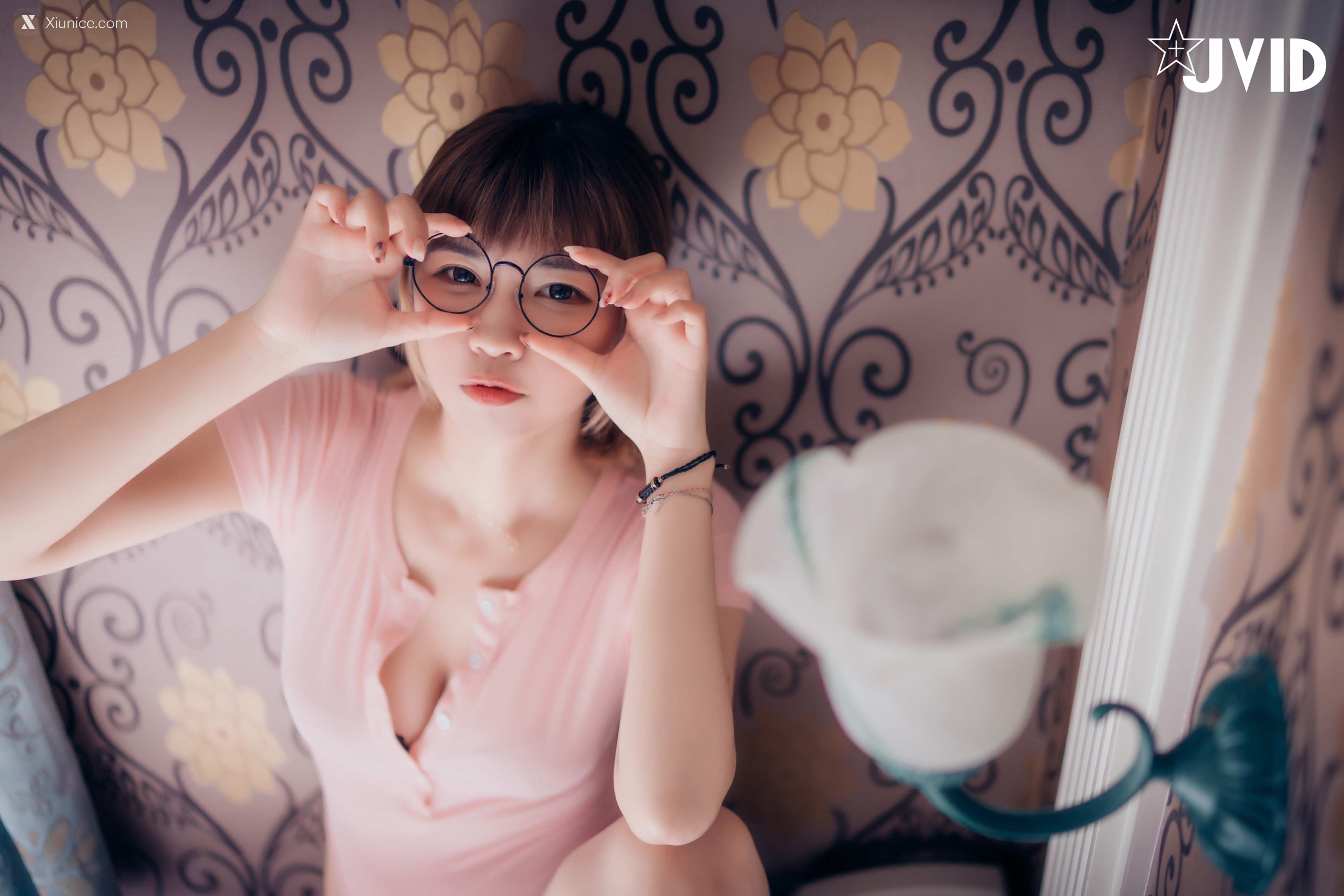 JVID – 果寶寶 – 與巨乳女友果寶寶開房間的全裸無碼寫真 第115张