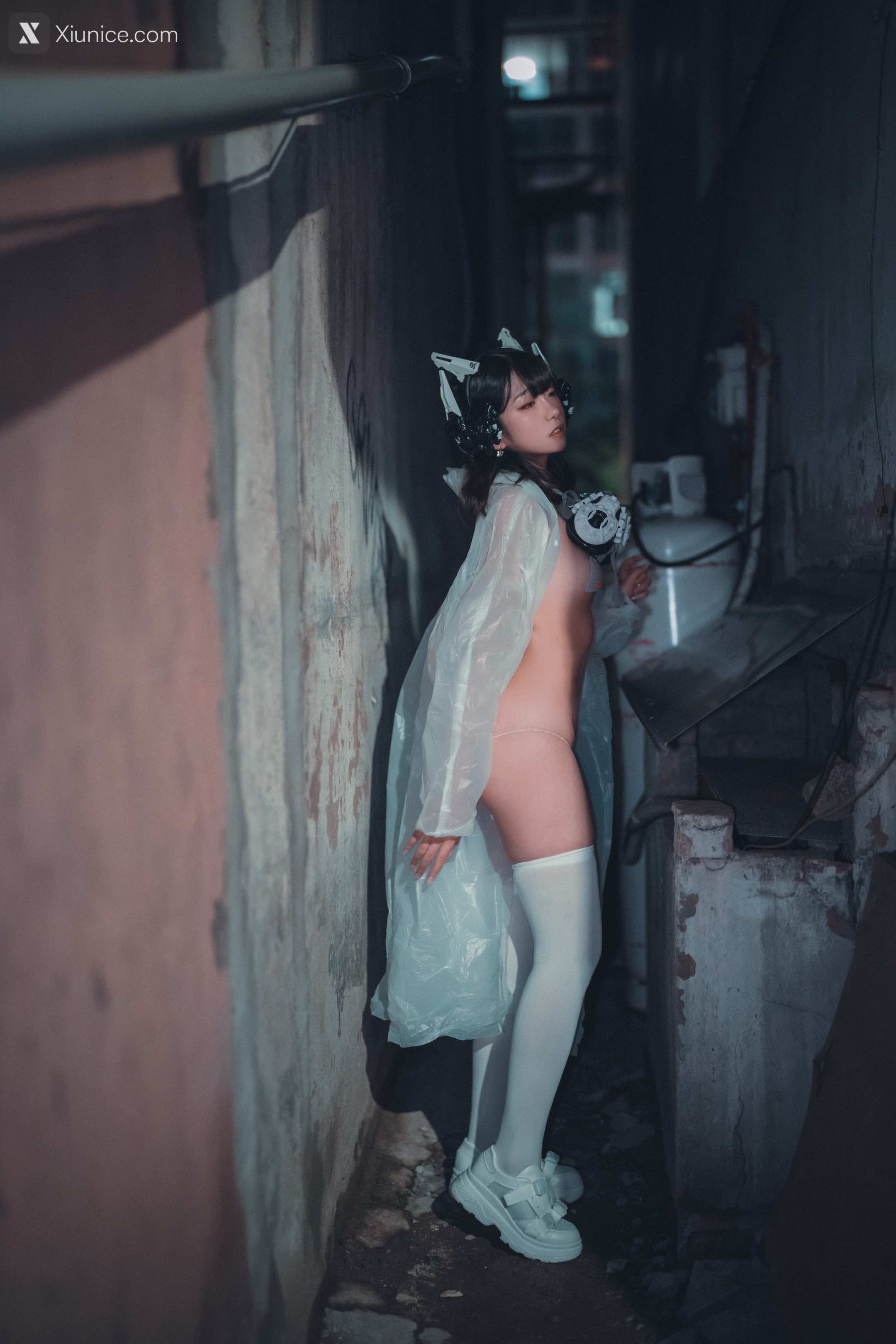 DJAWA Photo – Sonson (손손) – Vagabundo de la Noche (Masked-girl in raincoat) 第56张