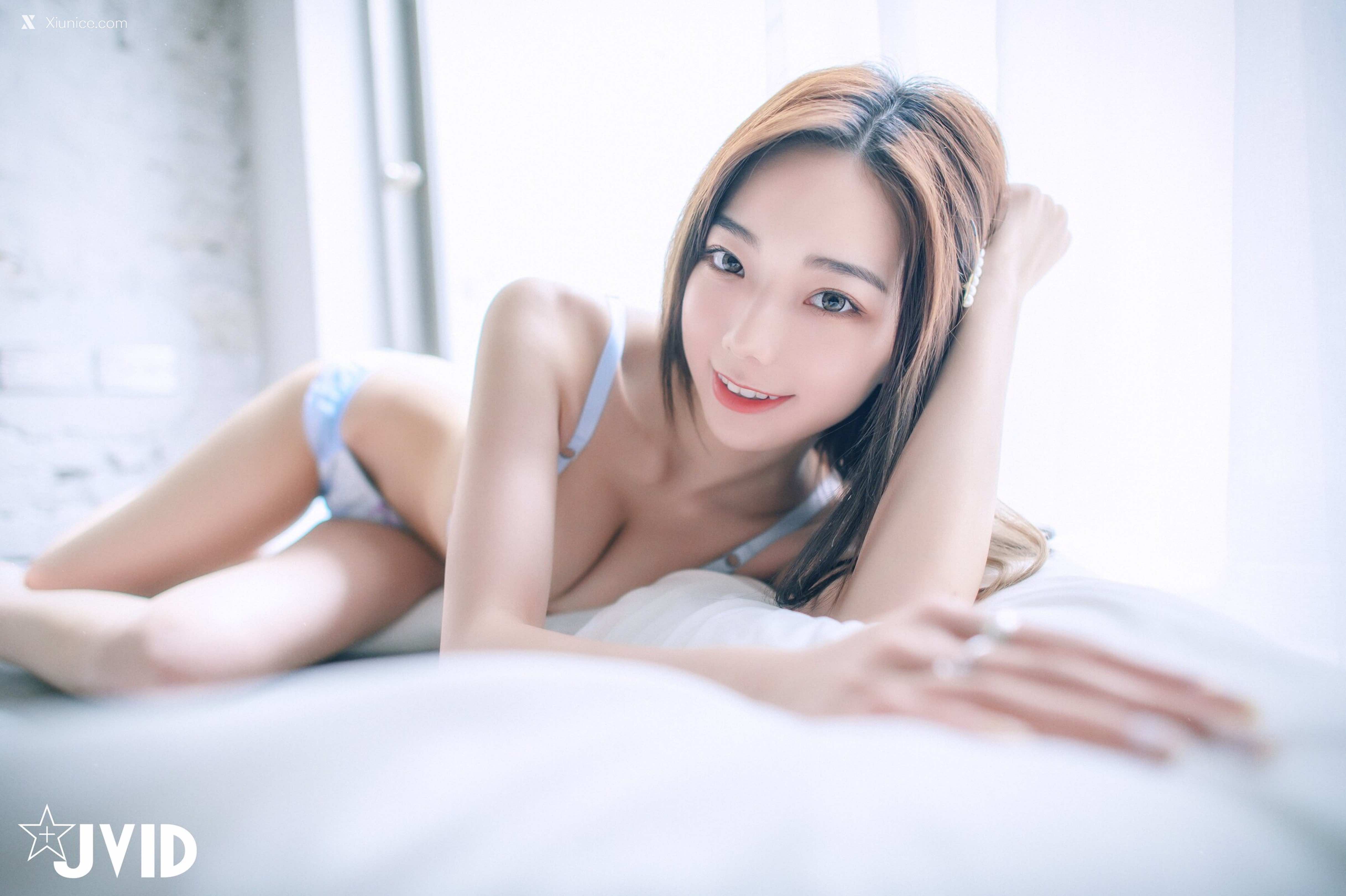 JVID – 啾啾 – 清純小女孩啾啾如今秀色可餐，小褲褲下的形狀好誘人 第60张
