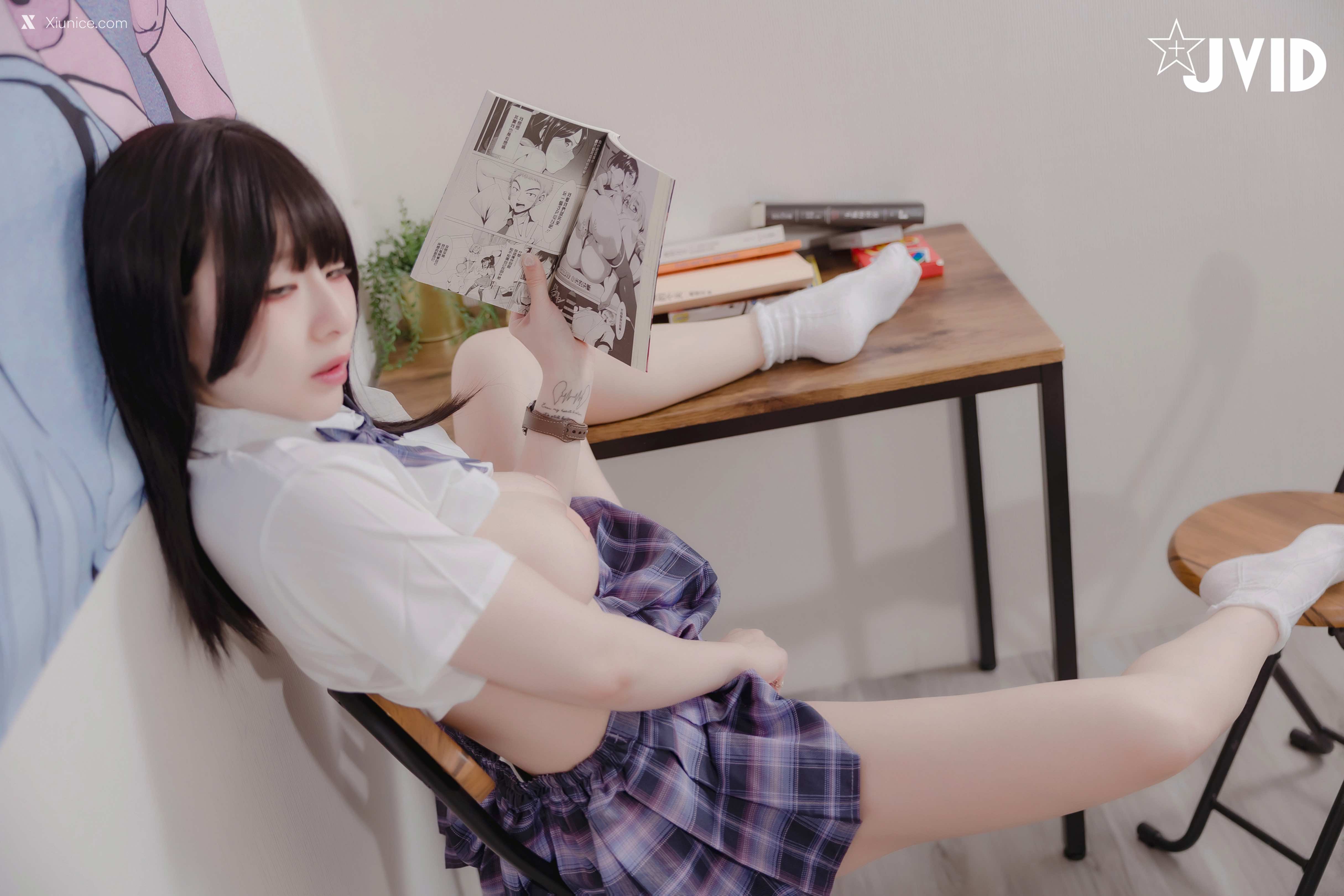 JVID – 黎菲兒 – 超狂真實32Icup學妹-看色色漫畫難解性慾-青春期少女情慾初開-邀約學長打電動互尬沒想到擦槍走火變成打炮切磋 第39张