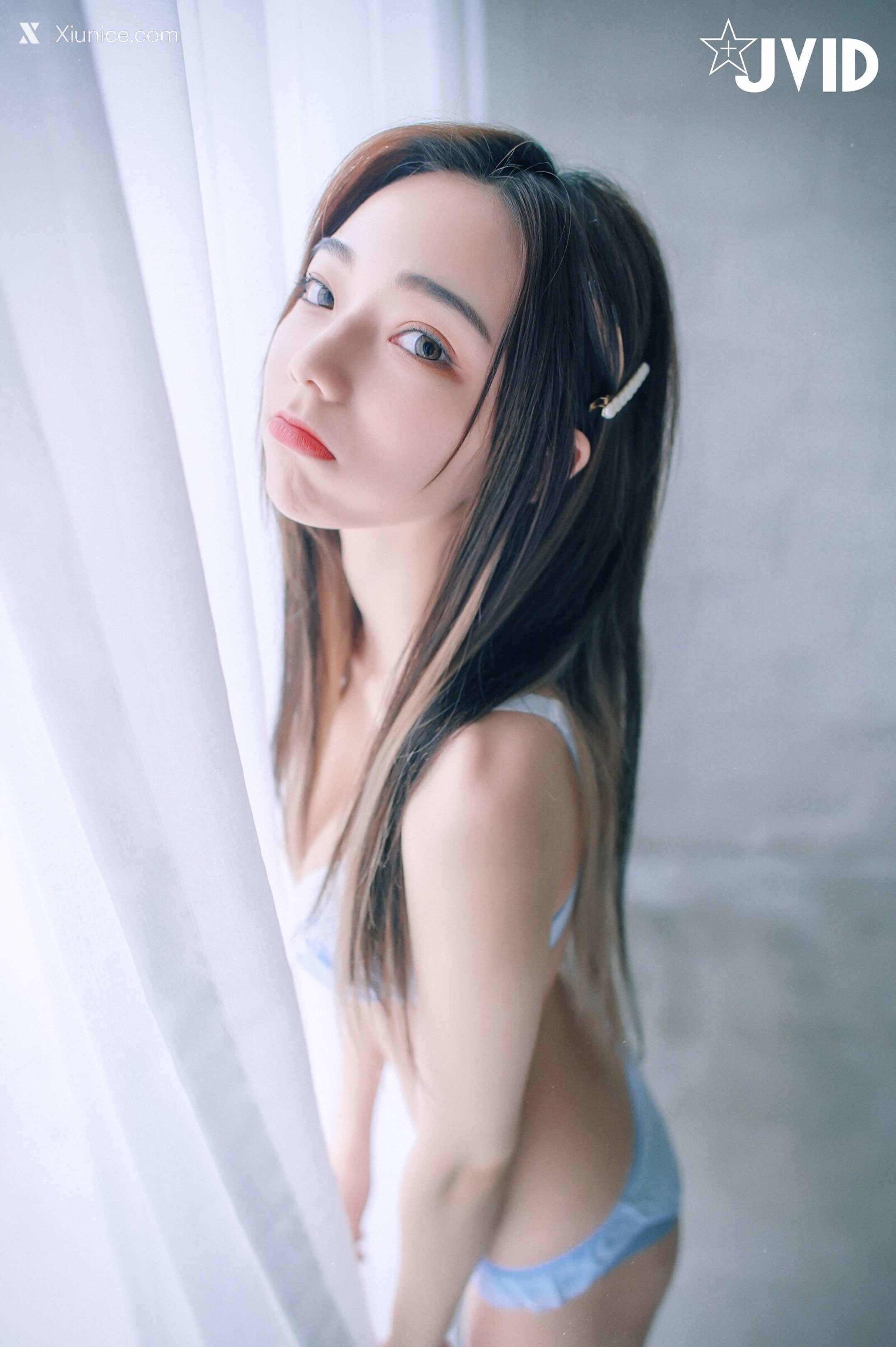 JVID – 啾啾 – 清純小女孩啾啾如今秀色可餐，小褲褲下的形狀好誘人 第42张