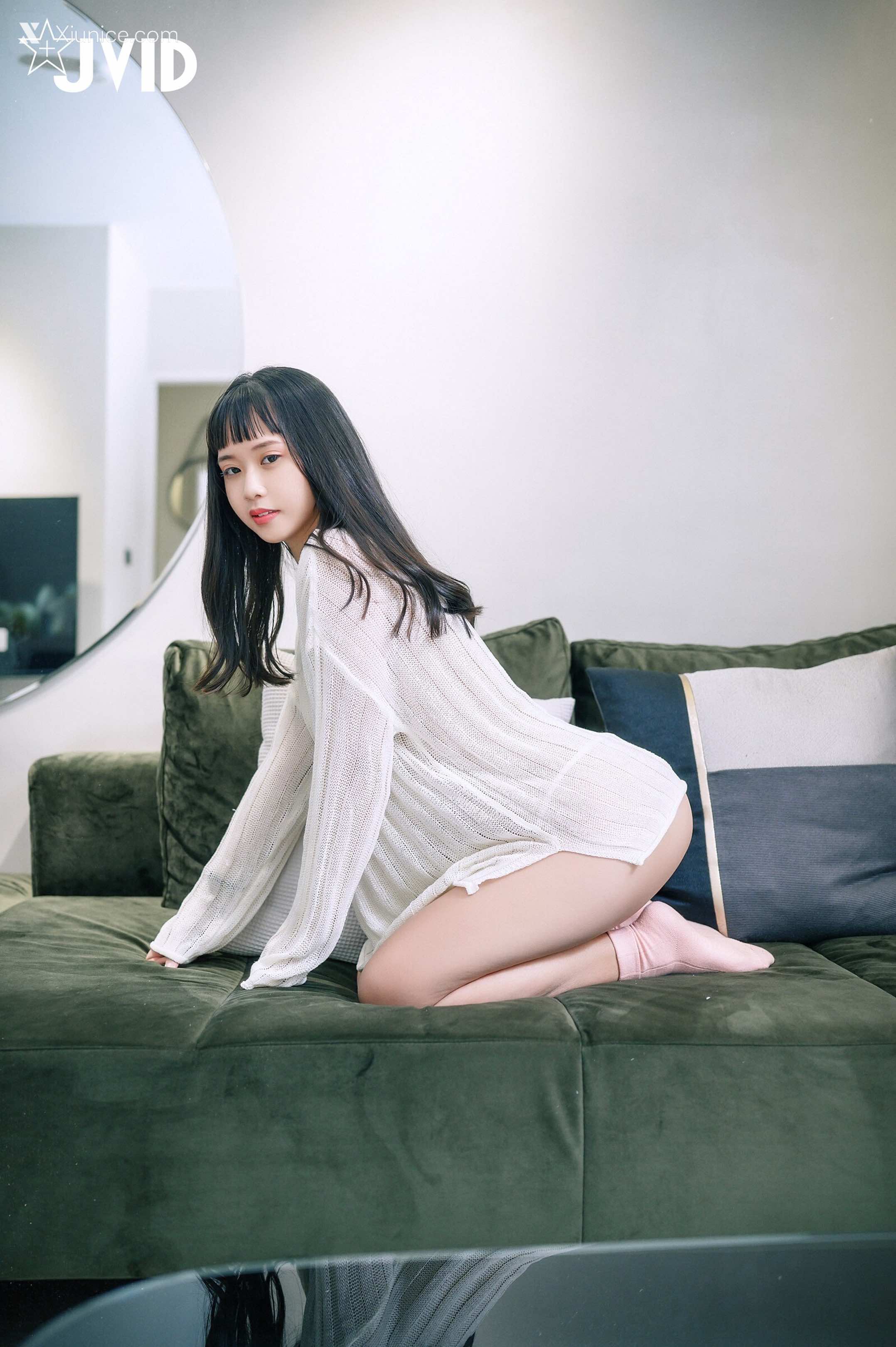 JVID – 叶思敏 & 加加喵 Jamie – 18才的姉妹，探索彼此的身體，勾引修電視的大哥哥 第3张