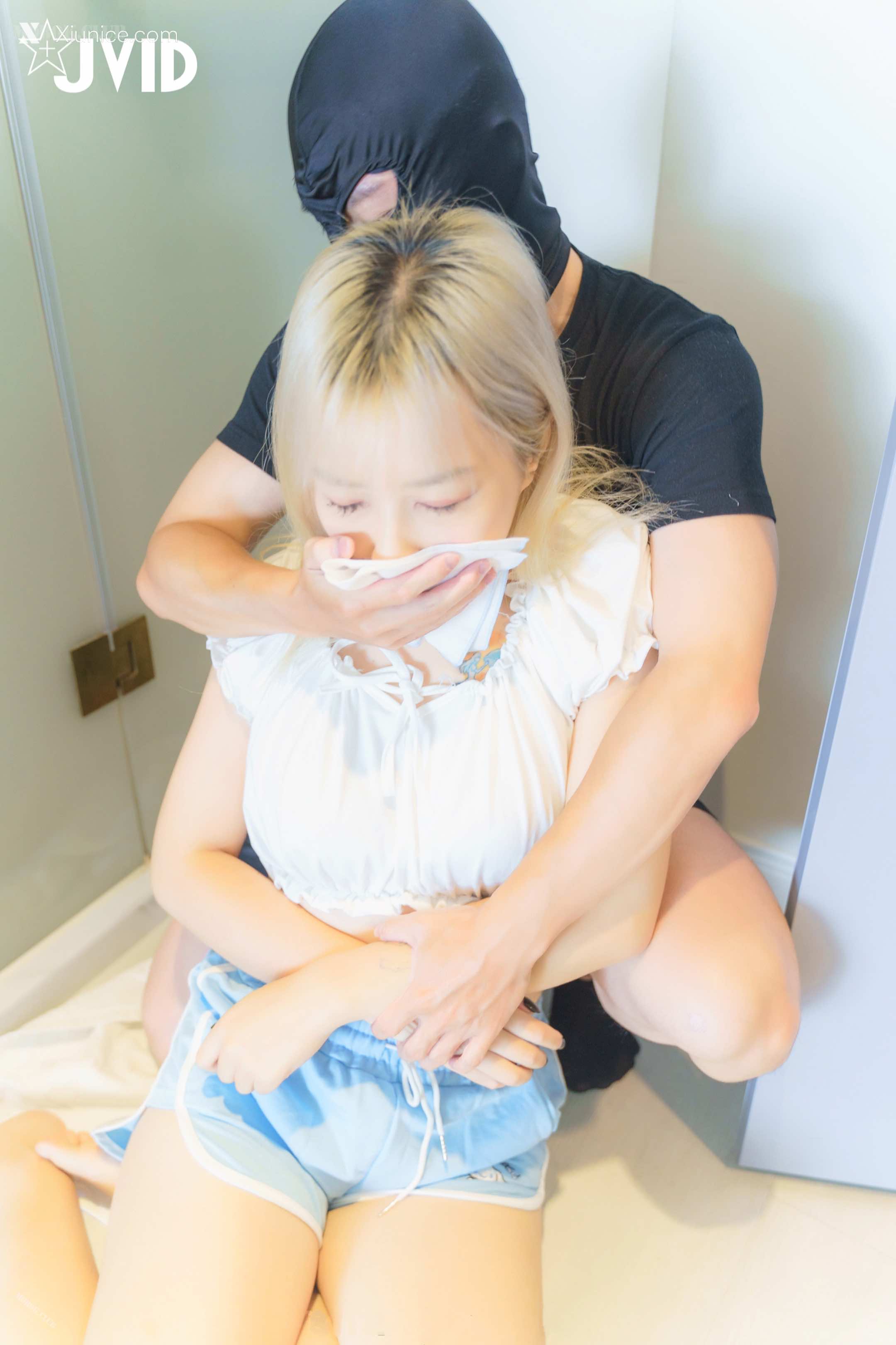 JVID – 王以欣 – 獨自租屋的粉鮑女孩被蒙面人M暈強上,醒來之後主動口X還讓內謝 第17张
