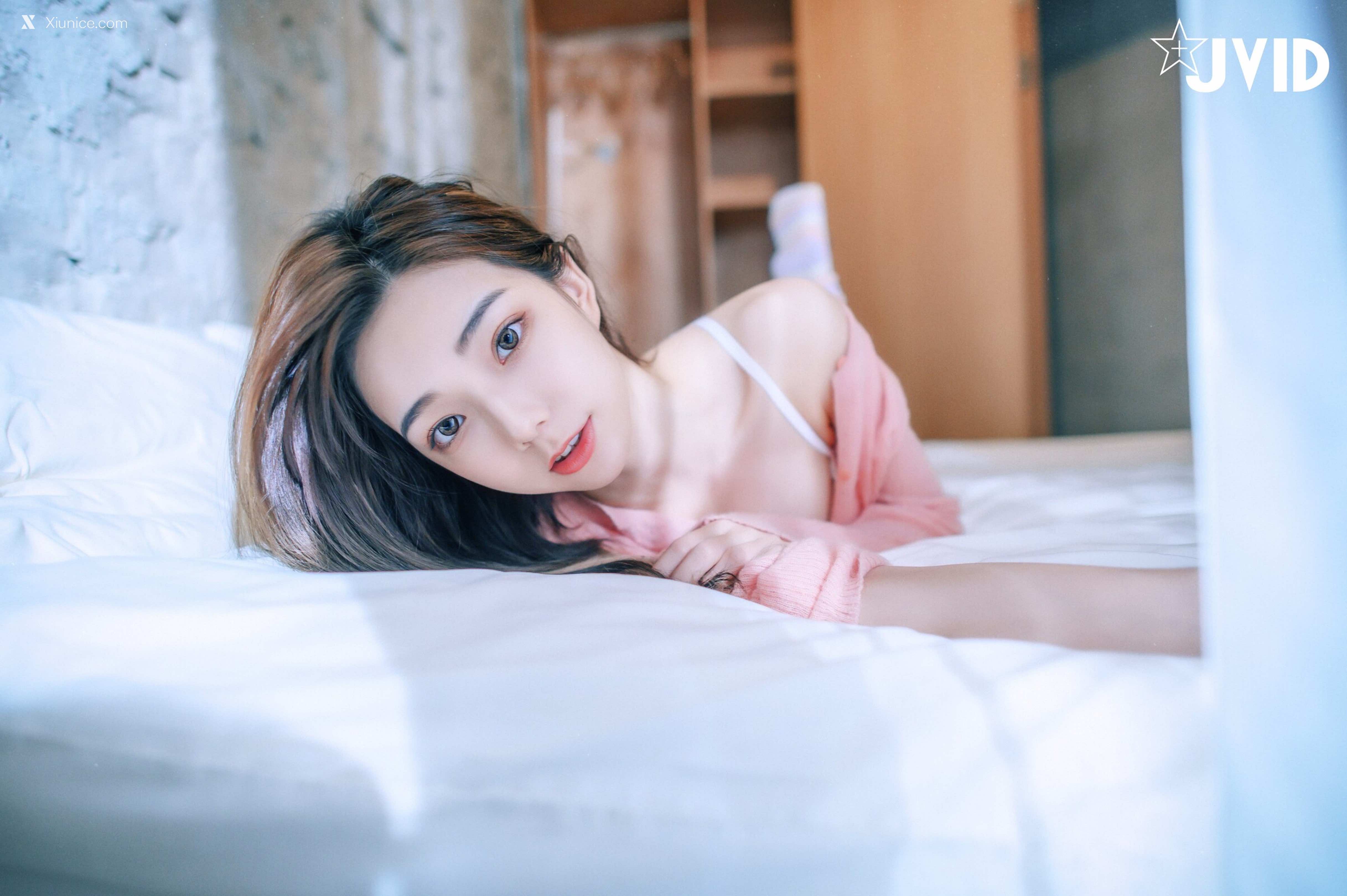 JVID – 啾啾 – 清純小女孩啾啾如今秀色可餐，小褲褲下的形狀好誘人 第79张