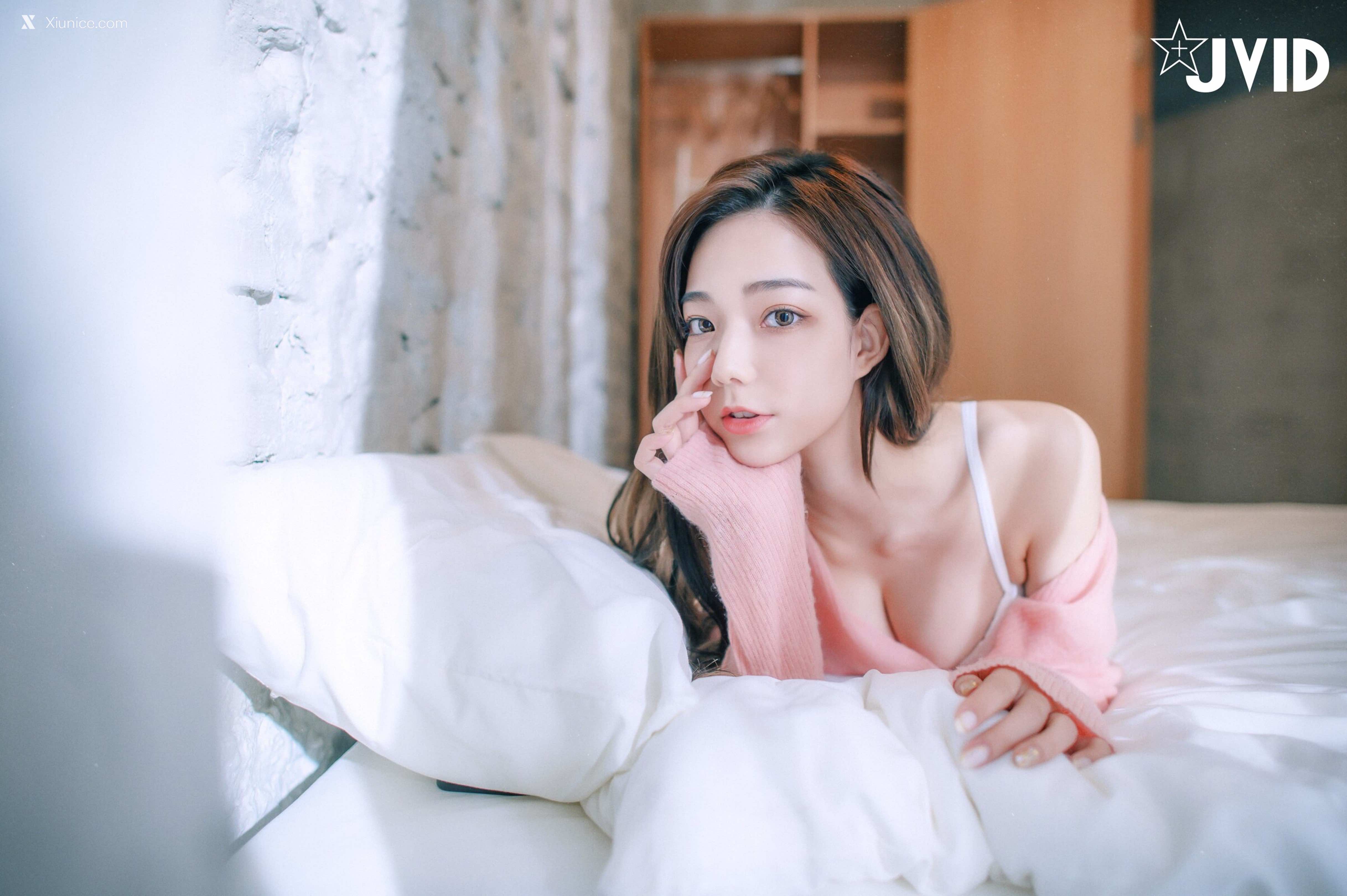 JVID – 啾啾 – 清純小女孩啾啾如今秀色可餐，小褲褲下的形狀好誘人 第103张