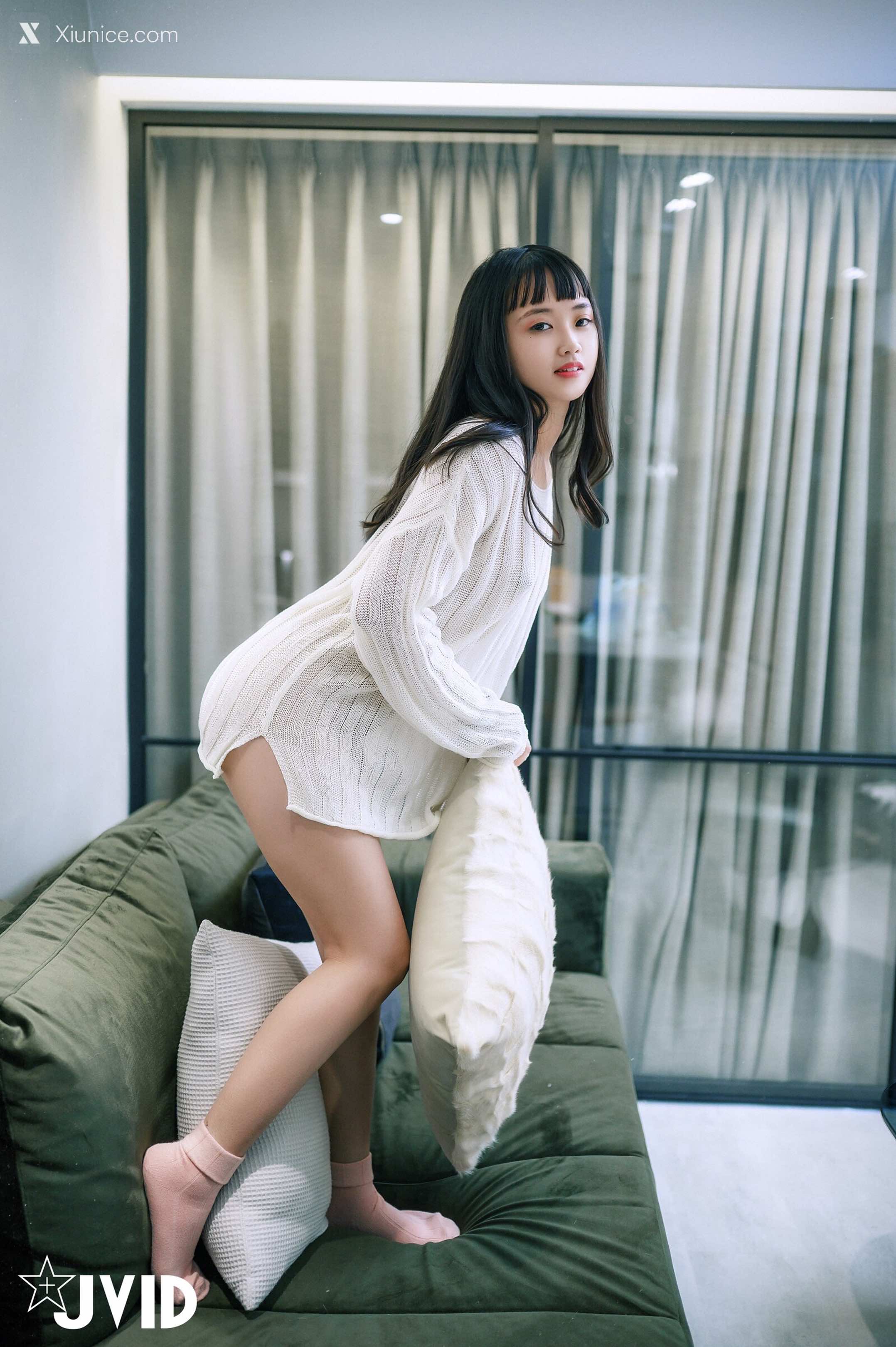 JVID – 叶思敏 & 加加喵 Jamie – 18才的姉妹，探索彼此的身體，勾引修電視的大哥哥 第8张