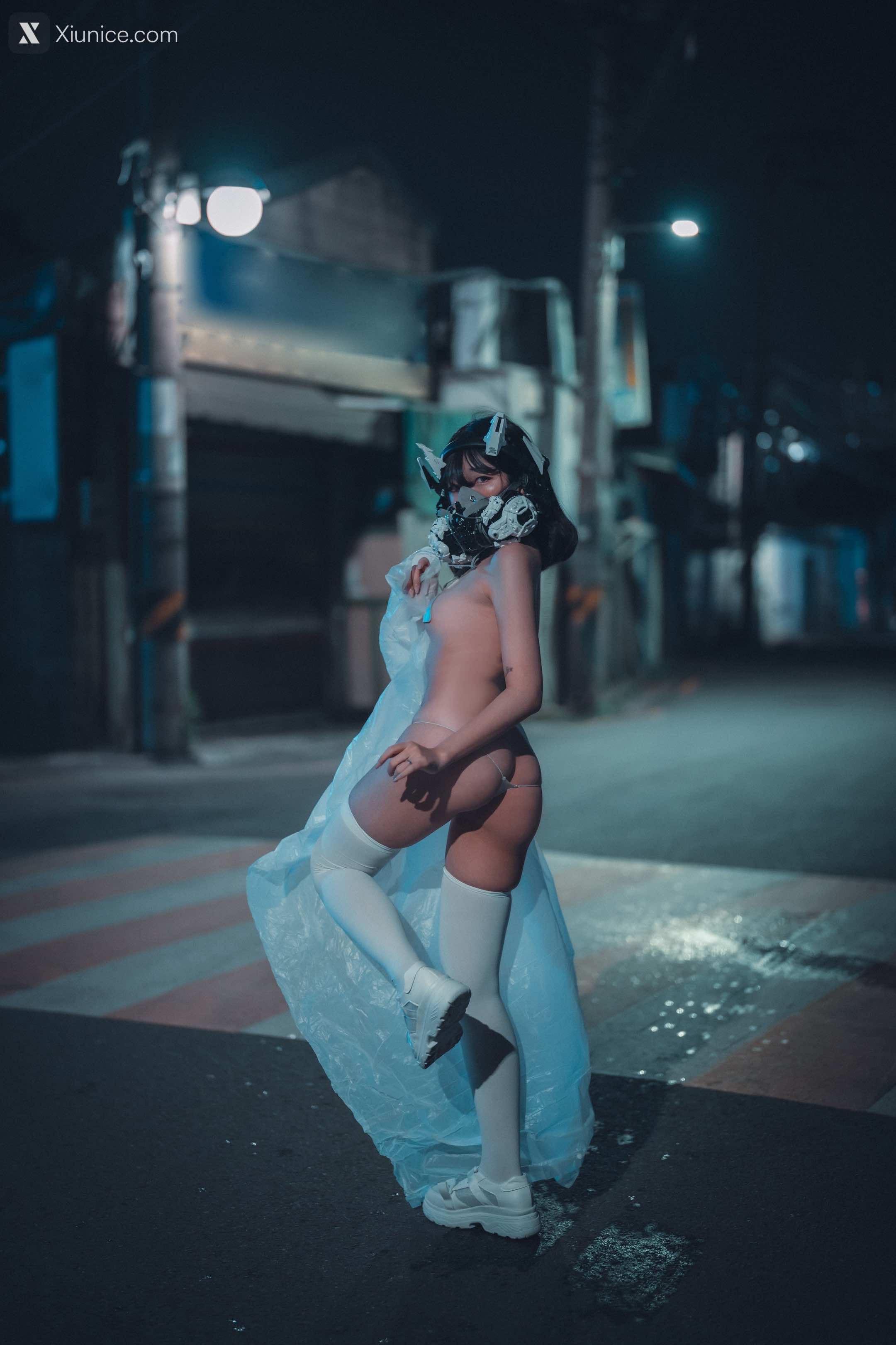 DJAWA Photo – Sonson (손손) – Vagabundo de la Noche (Masked-girl in raincoat) 第14张