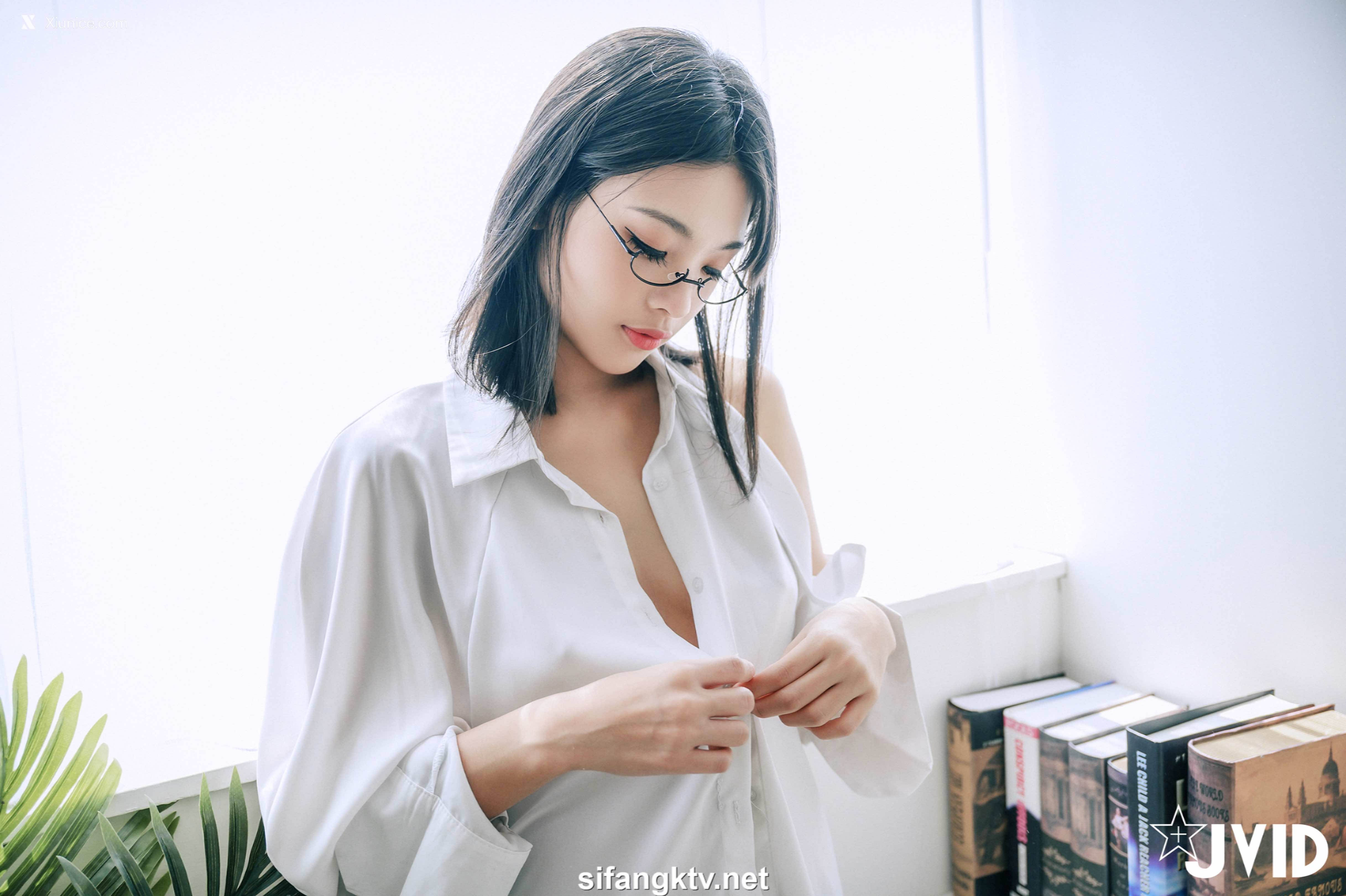 JVID – 露露咪 – 性愛成癮の性感女教師 第1张