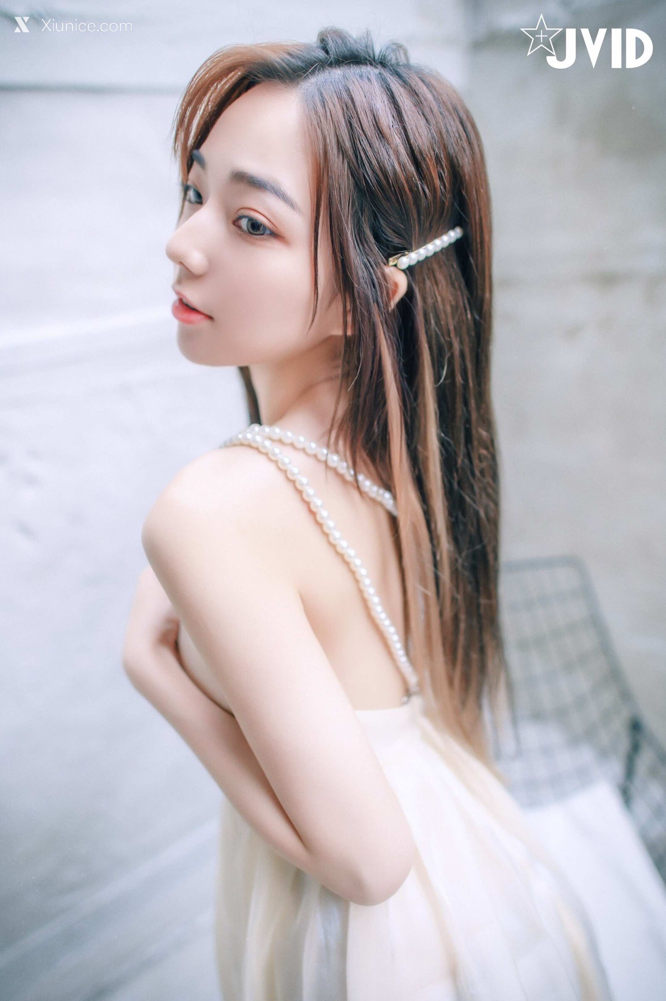 JVID – 啾啾 – 清純小女孩啾啾如今秀色可餐，小褲褲下的形狀好誘人 第70张