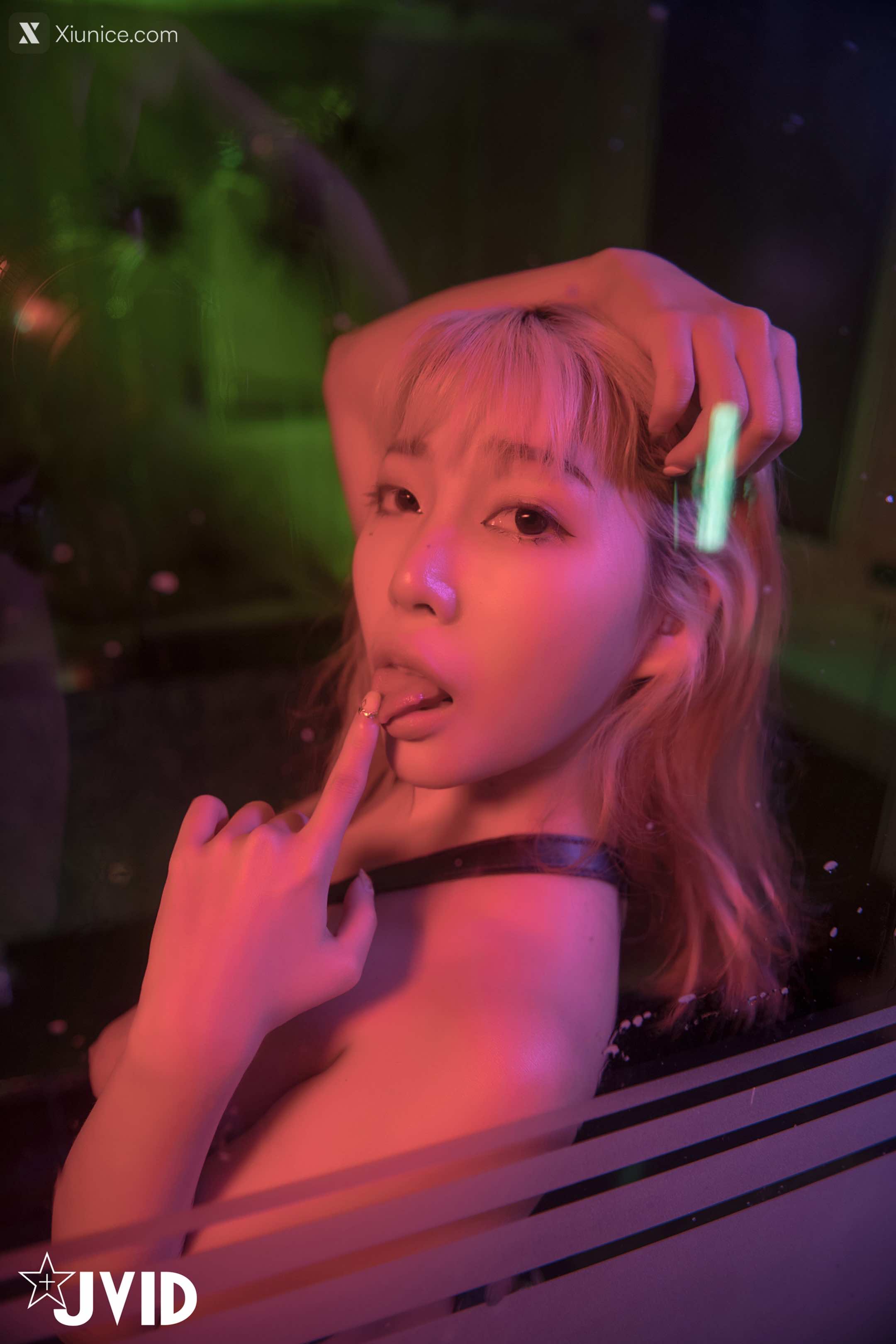 JVID – Stacy – 摇曳的光影中被束缚的美女渐渐的穴湿了等妳来征服 第10张