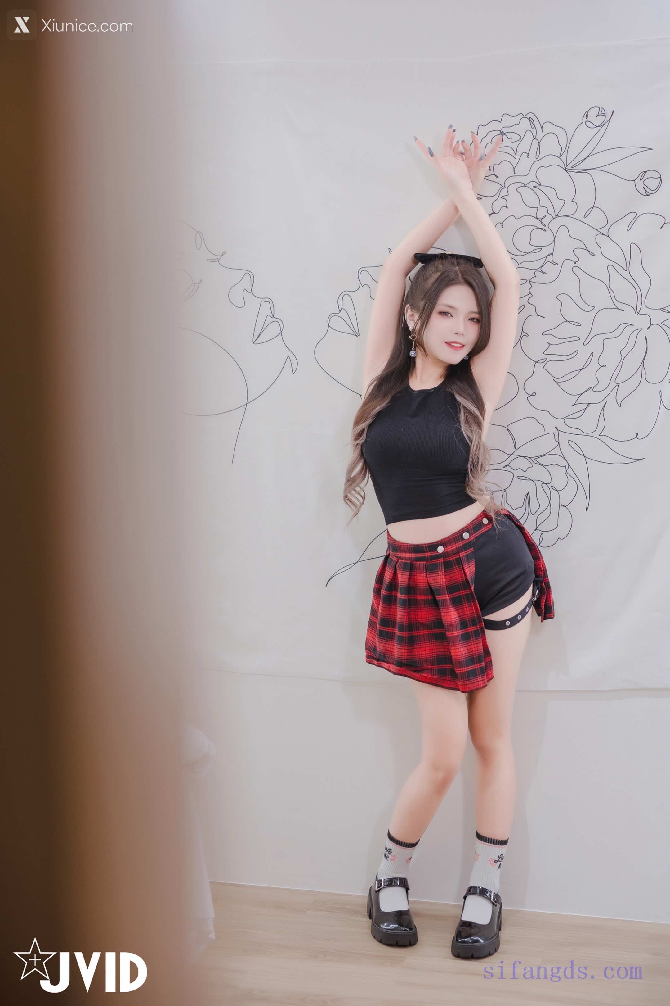 JVID – 寶寶 – 房东女儿爱上大叔房客 32F天然水滴奶 相约见面脱光求爱 第65张