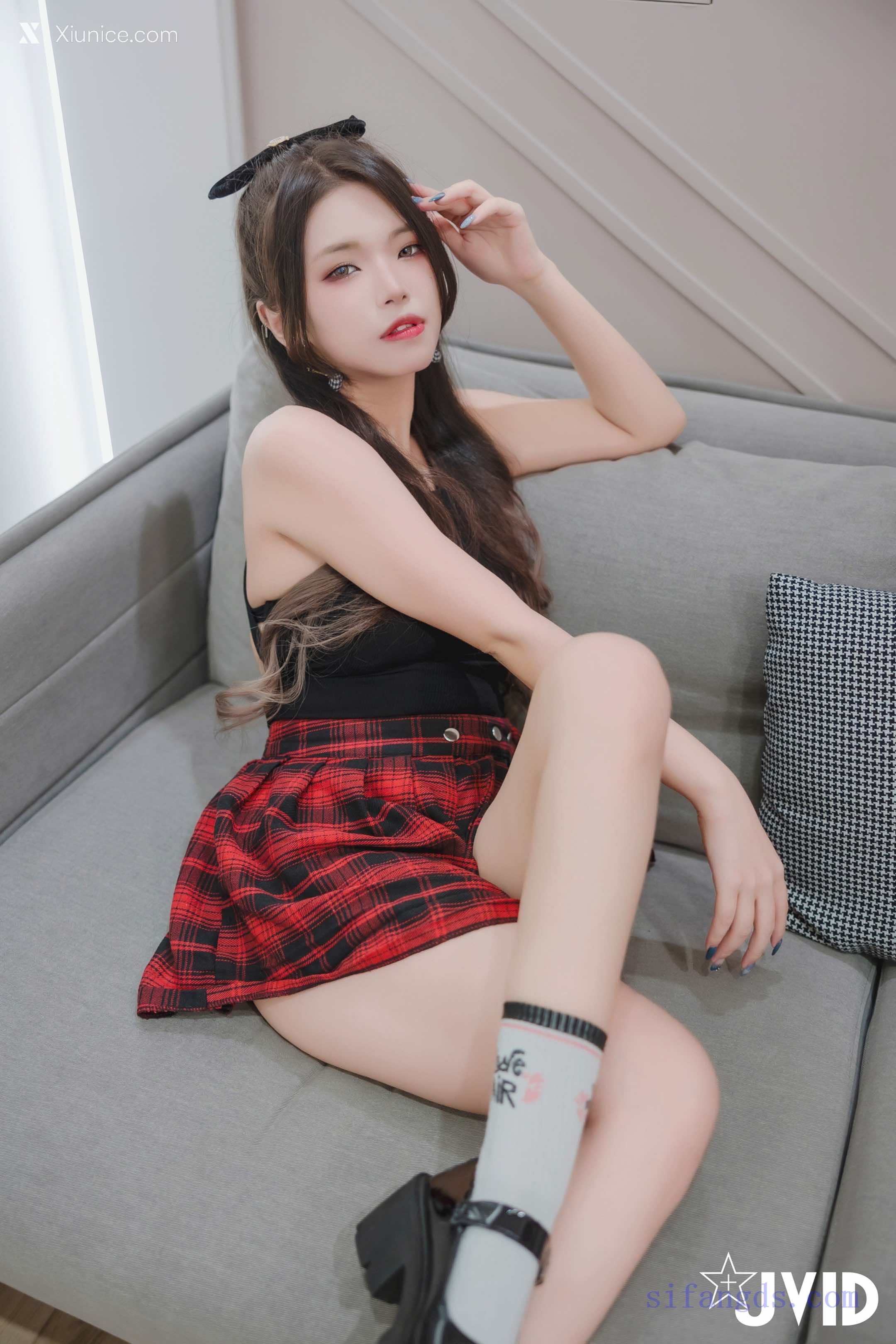 JVID – 寶寶 – 房东女儿爱上大叔房客 32F天然水滴奶 相约见面脱光求爱 第44张