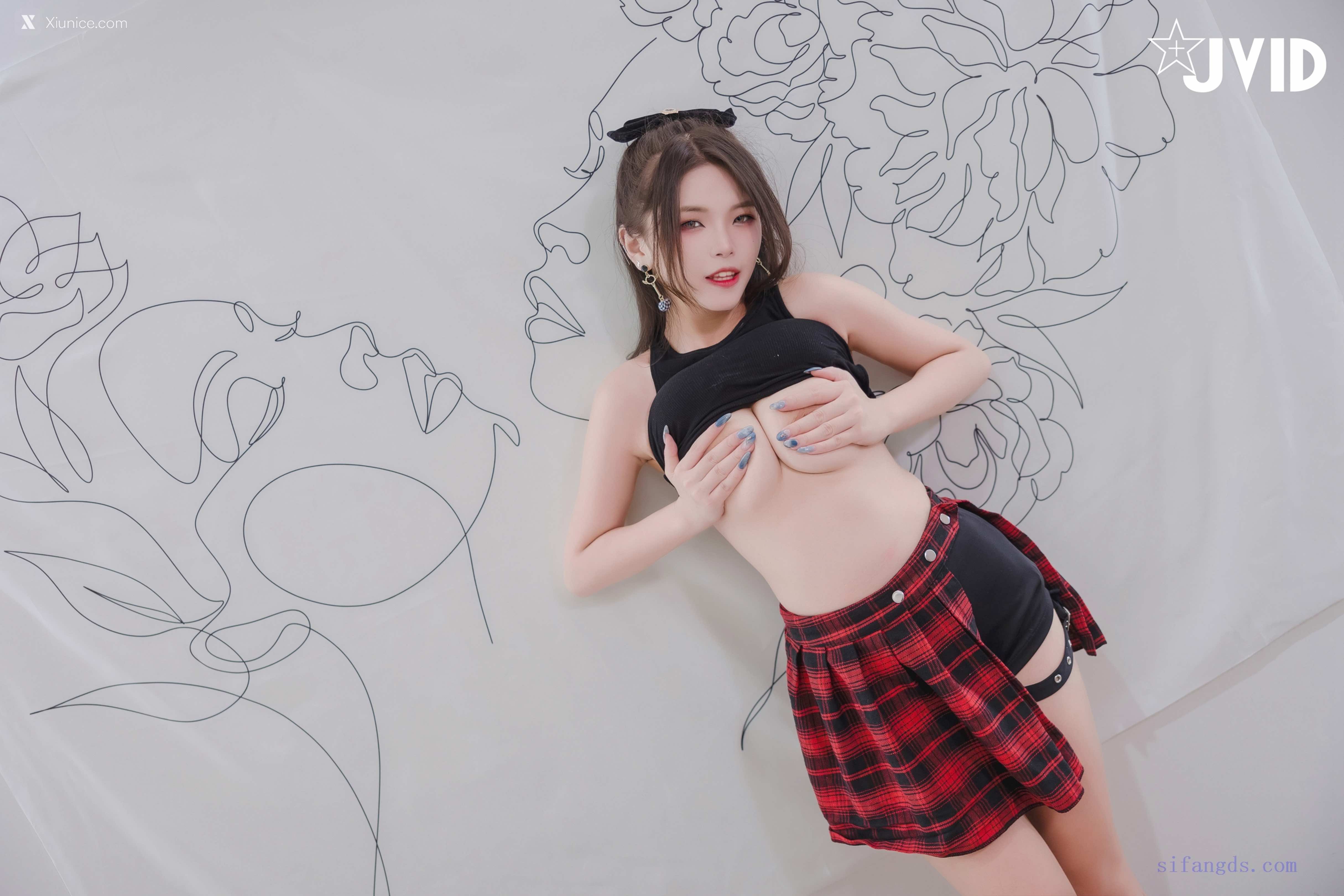 JVID – 寶寶 – 房东女儿爱上大叔房客 32F天然水滴奶 相约见面脱光求爱 第3张