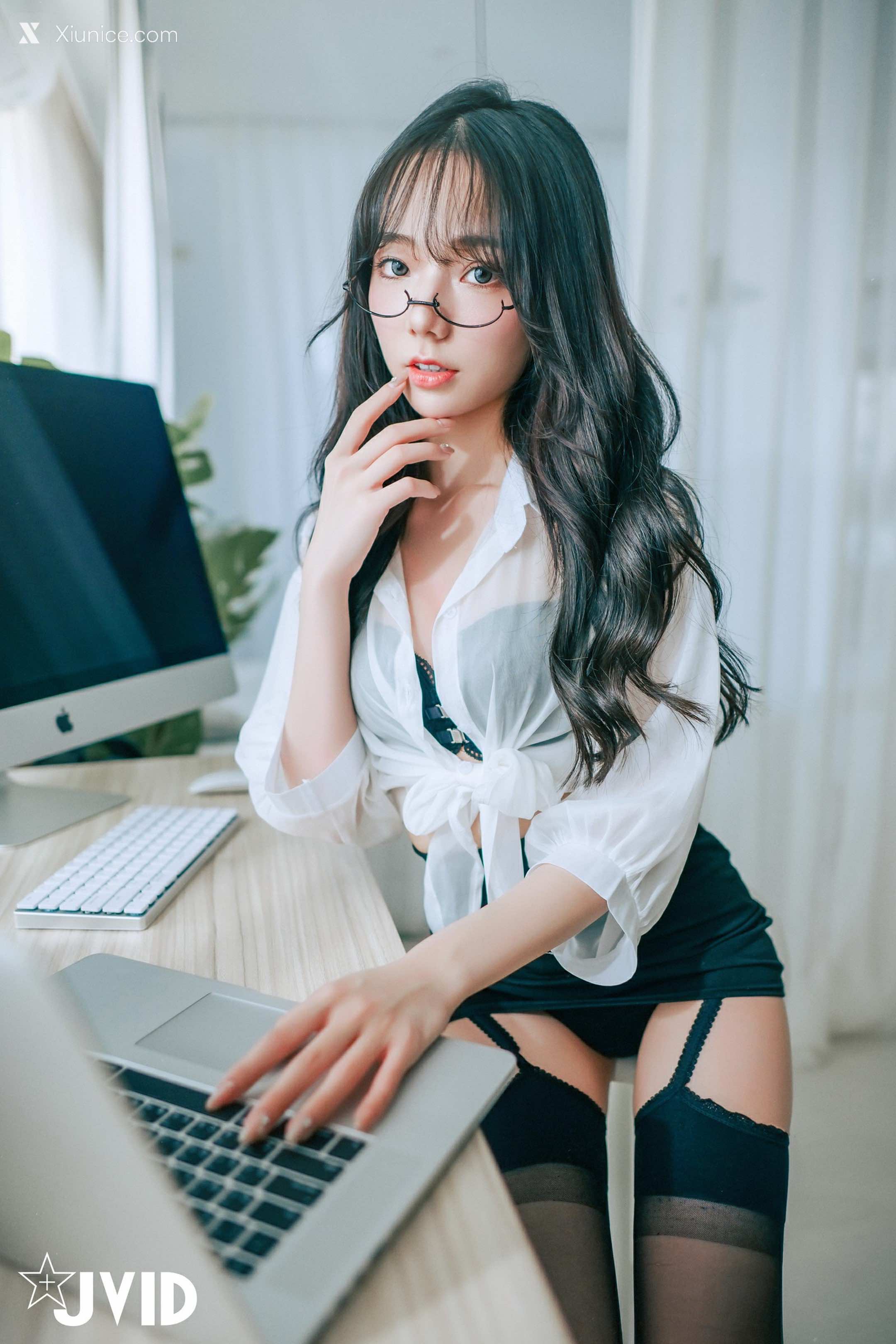 JVID – 啾啾-淫欲小秘書 第8张