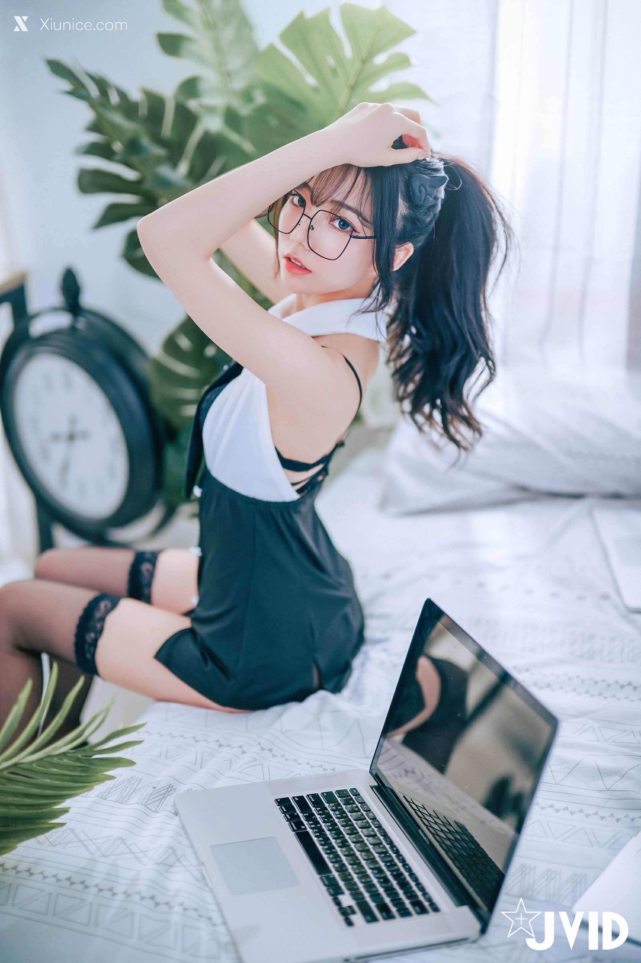 JVID – 啾啾-淫欲小秘書 第16张