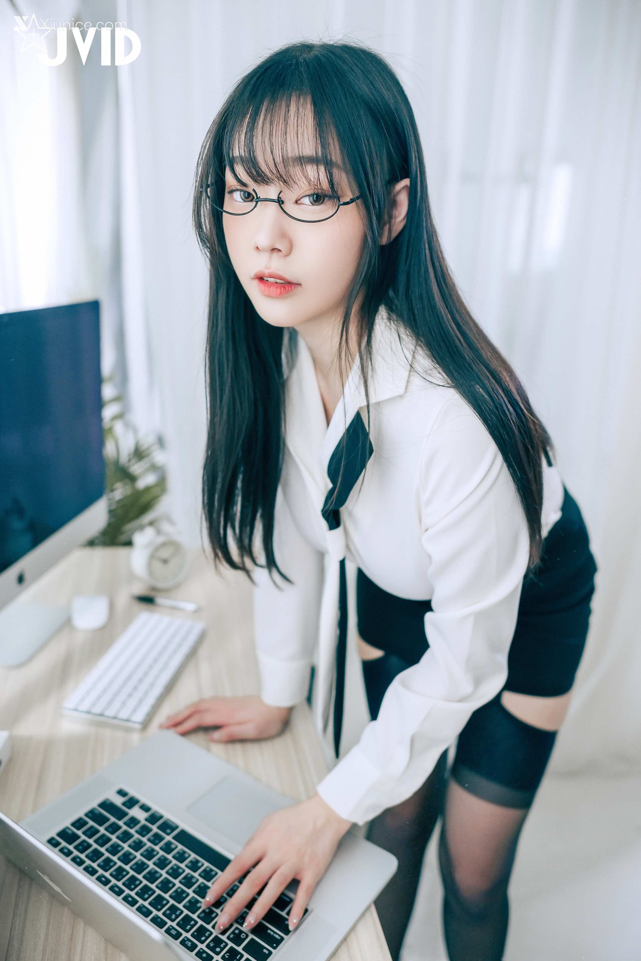 JVID – 苡昕 Slivia – 超巨乳女秘書 第4张