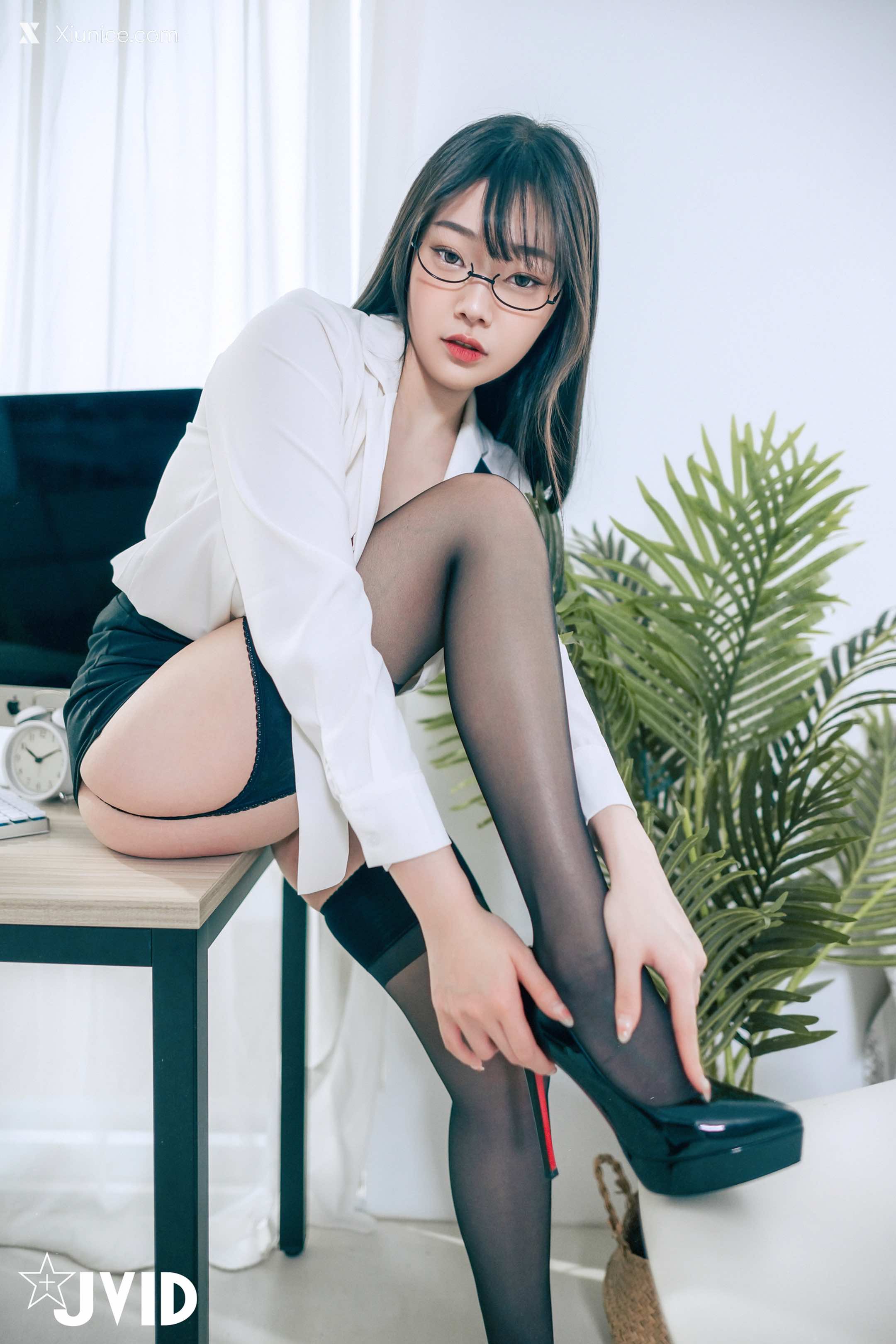 JVID – 苡昕 Slivia – 超巨乳女秘書 第34张
